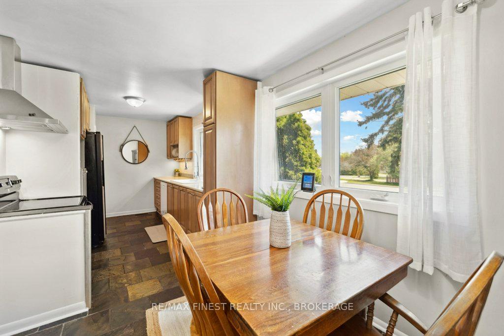 Photo 8 of 20 Wedgewood Road, Loyalist, Amherstview — HOMEH