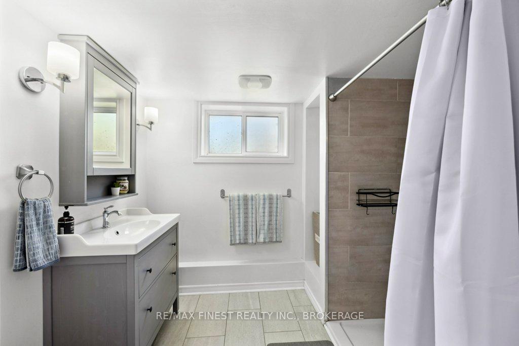 Photo 28 of 20 Wedgewood Road, Loyalist, Amherstview — HOMEH