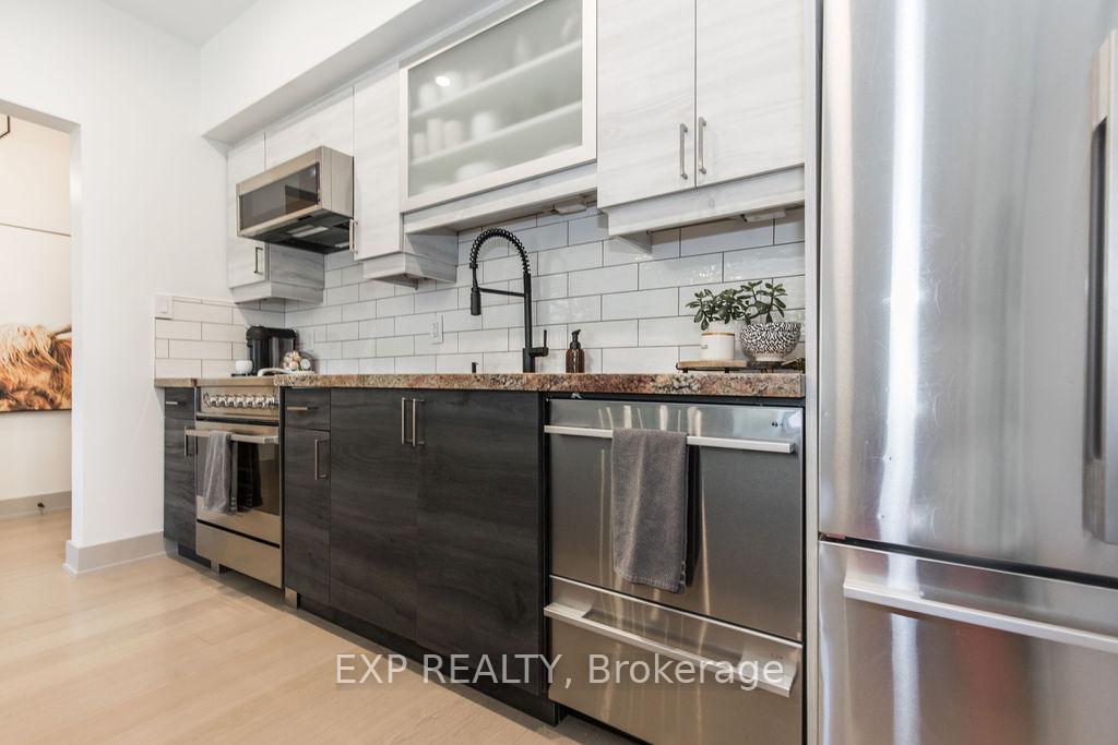Photo 3 of Unit 110, 5 chef Lane, Barrie, Innis-Shore — HOMEH