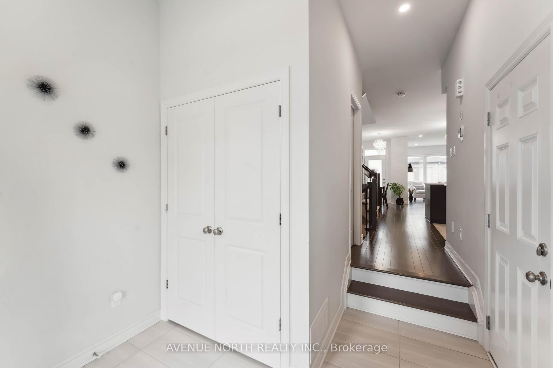 Photo 16 of 727 Cairn Crescent, Ottawa, Avalon West — HOMEH