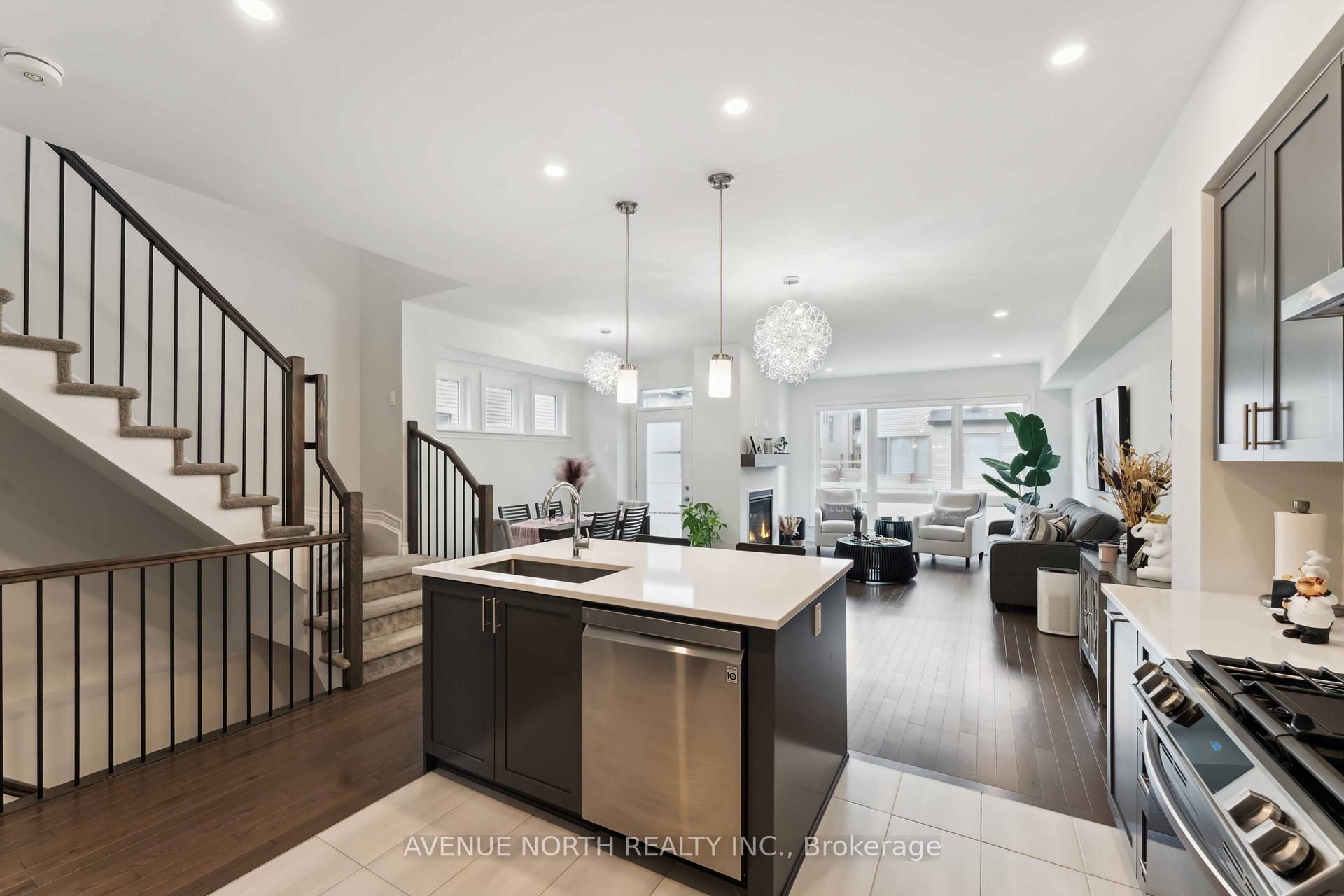 Photo 9 of 727 Cairn Crescent, Ottawa, Avalon West — HOMEH