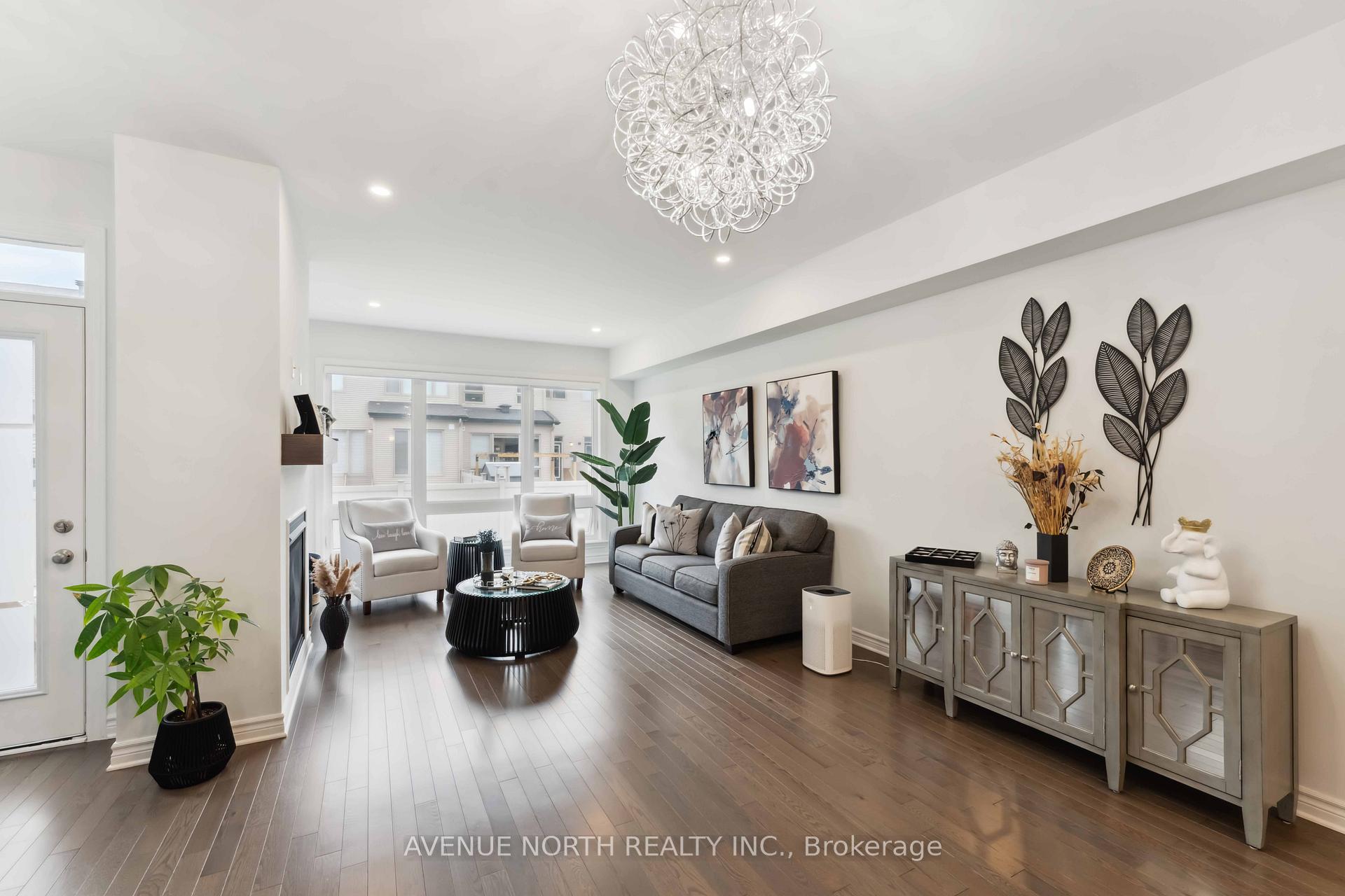 Photo 33 of 727 Cairn Crescent, Ottawa, Avalon West — HOMEH