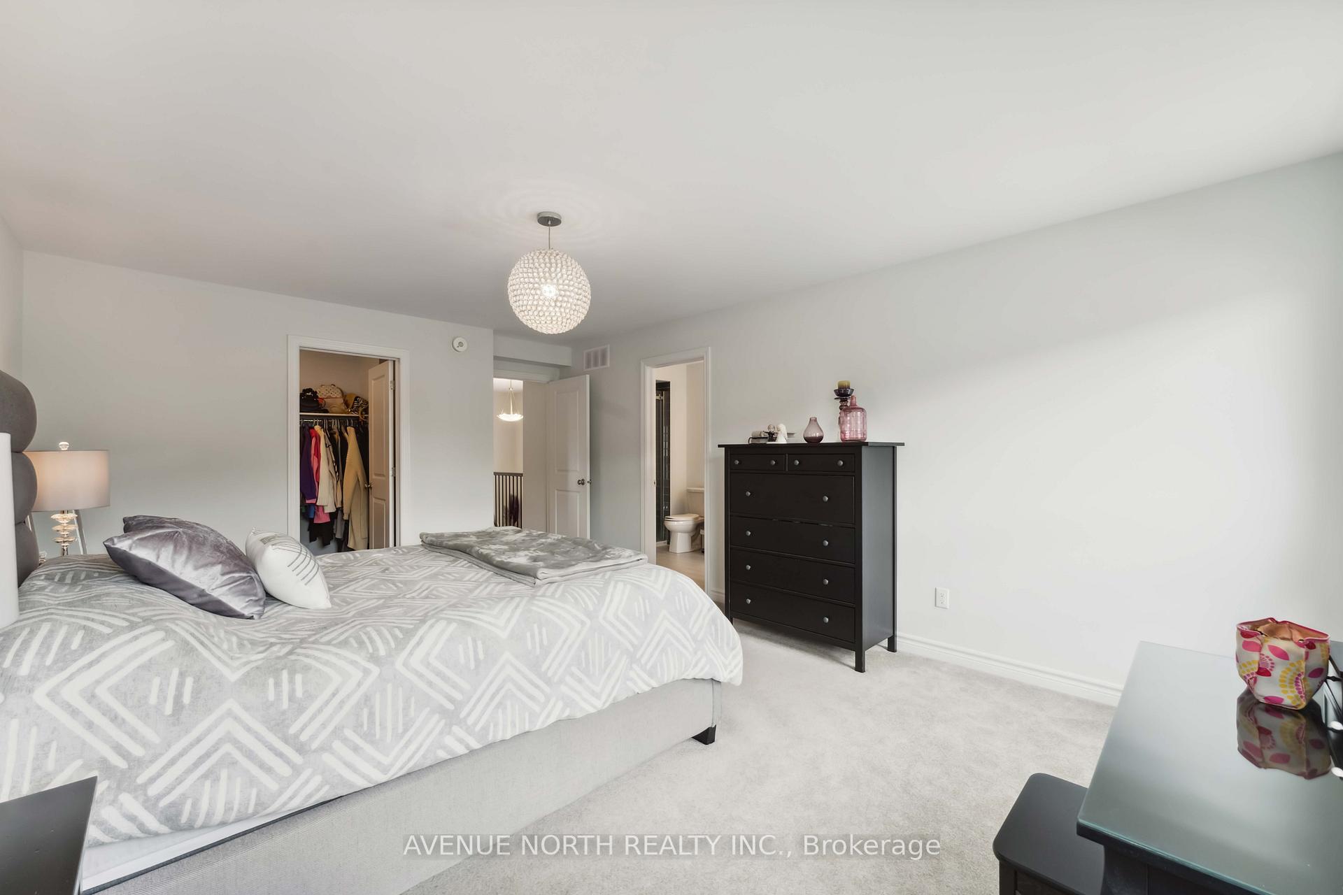 Photo 17 of 727 Cairn Crescent, Ottawa, Avalon West — HOMEH