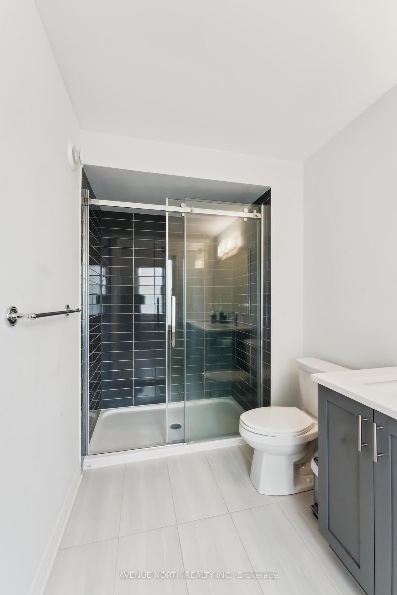 Photo 39 of 727 Cairn Crescent, Ottawa, Avalon West — HOMEH