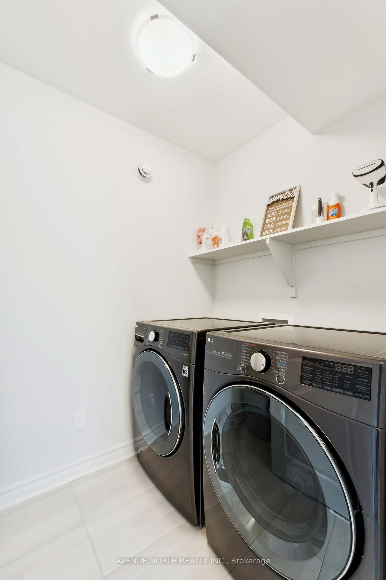 Photo 18 of 727 Cairn Crescent, Ottawa, Avalon West — HOMEH