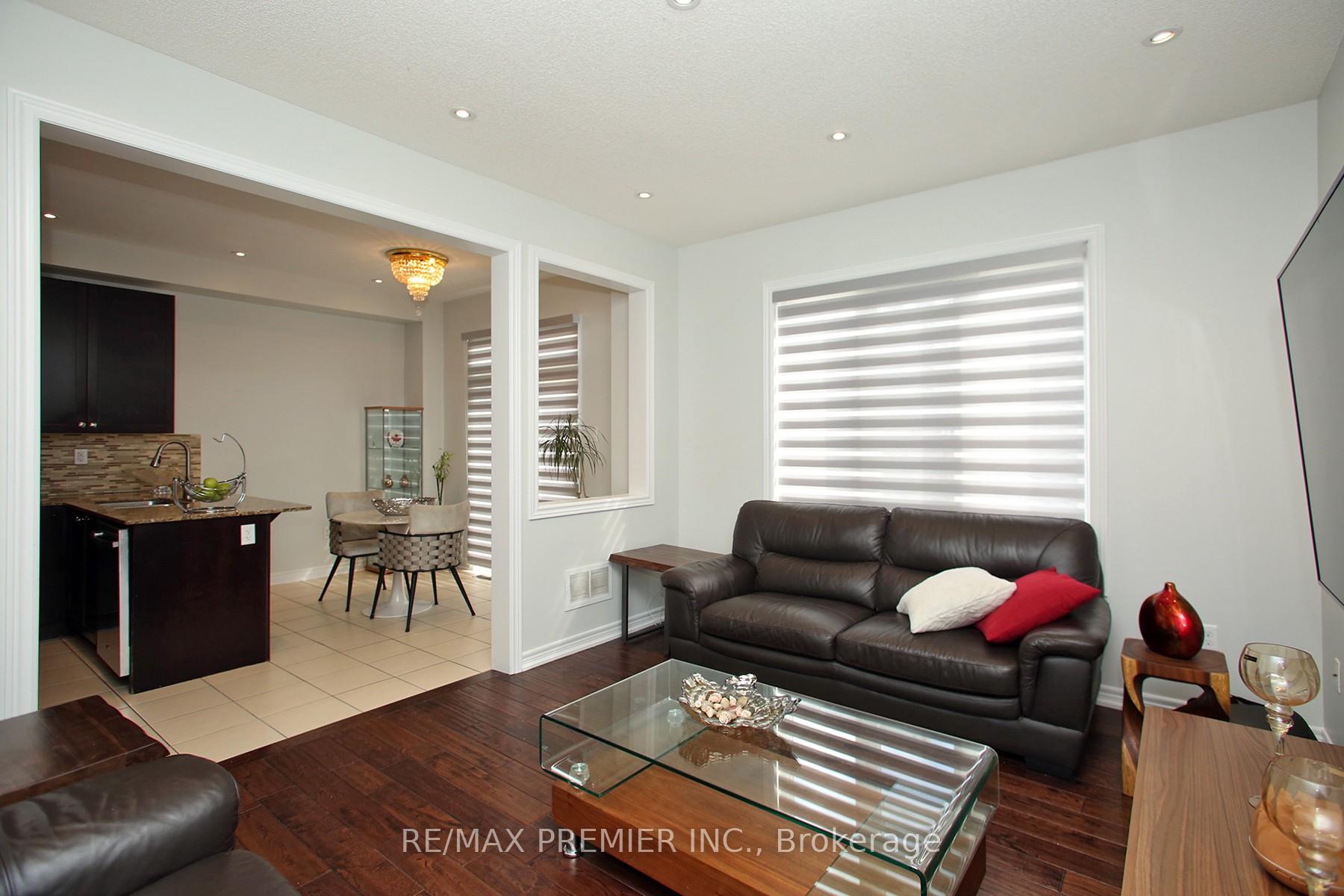 Photo 5 of 53 Baby Pointe Trail, Brampton, Northwest Brampton — HOMEH