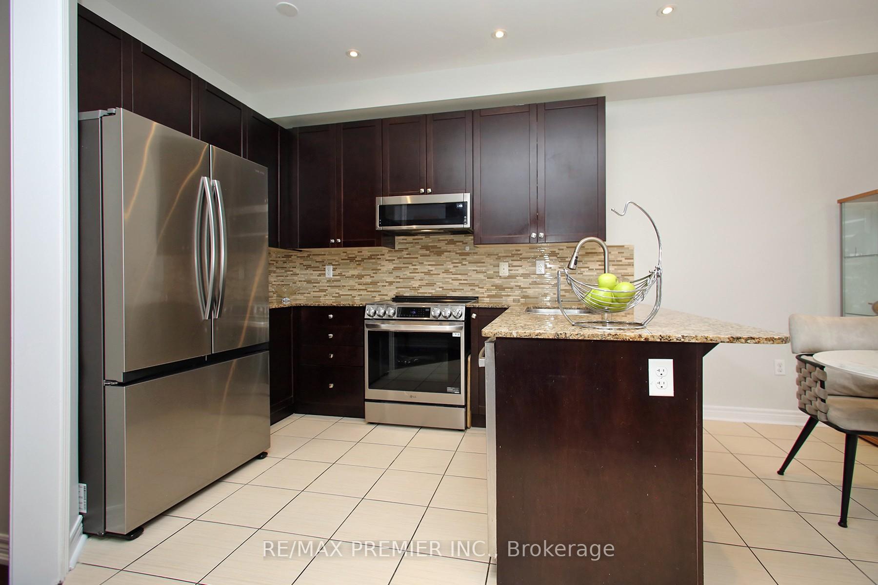 Photo 11 of 53 Baby Pointe Trail, Brampton, Northwest Brampton — HOMEH