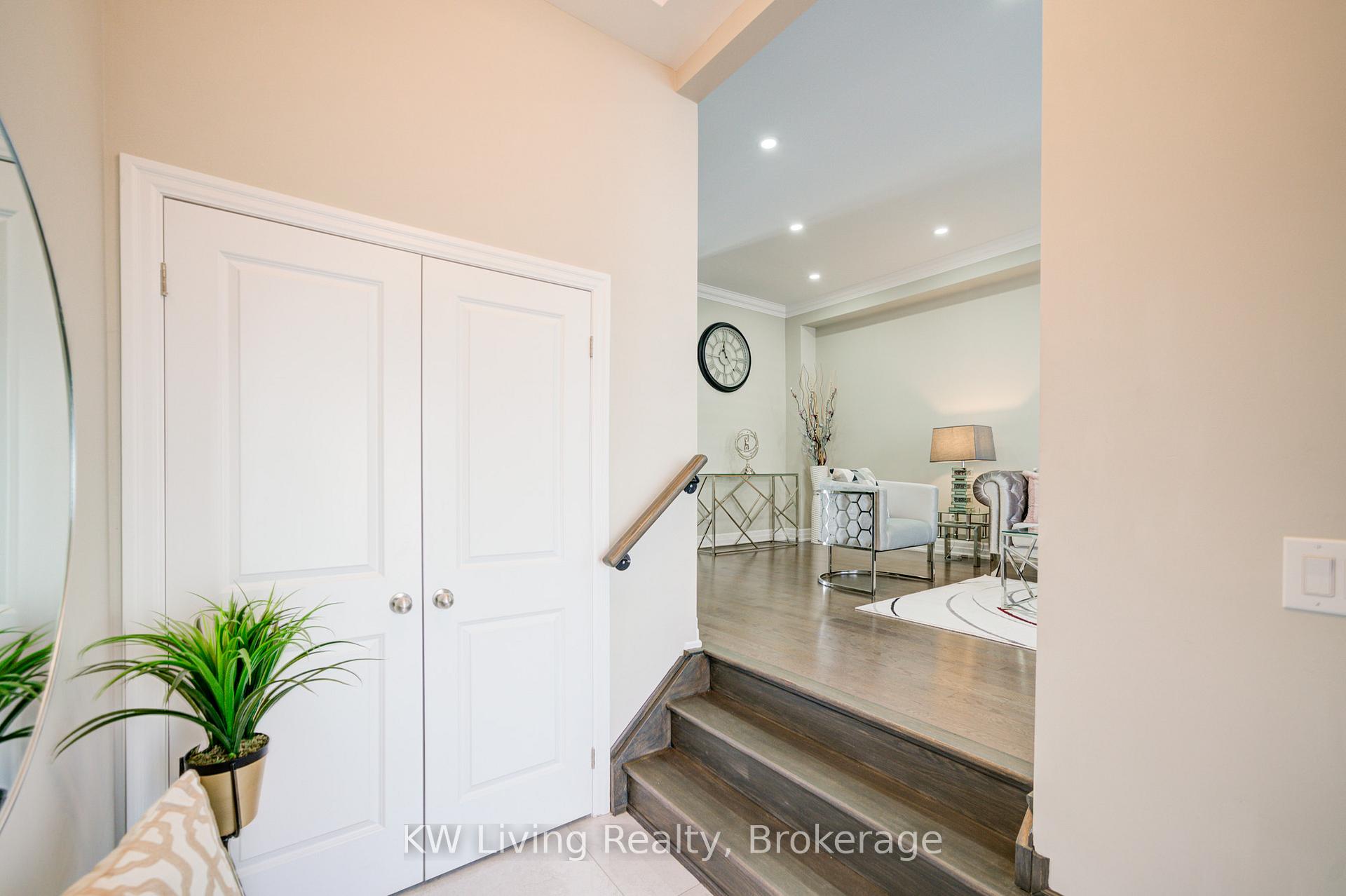 Photo 9 of 109 Ian Baron Avenue, Markham, Village Green-South Unionville — HOMEH