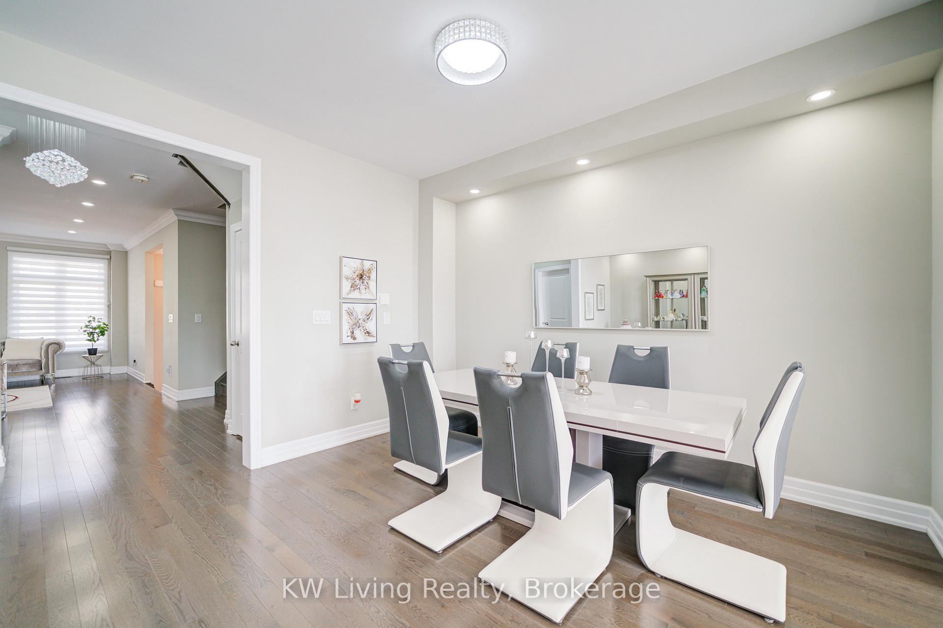 Photo 4 of 109 Ian Baron Avenue, Markham, Village Green-South Unionville — HOMEH