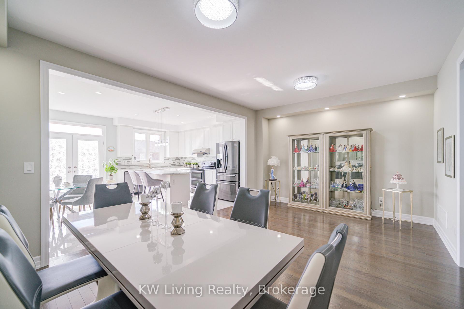 Photo 2 of 109 Ian Baron Avenue, Markham, Village Green-South Unionville — HOMEH