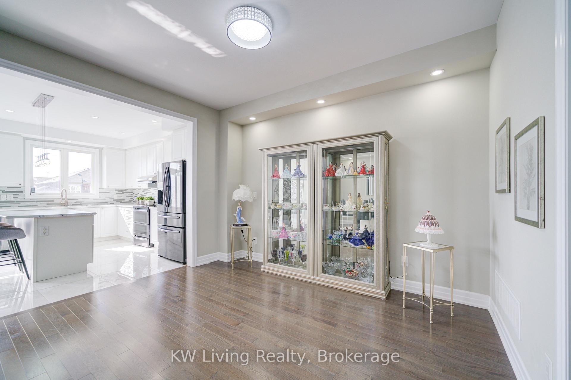 Photo 16 of 109 Ian Baron Avenue, Markham, Village Green-South Unionville — HOMEH