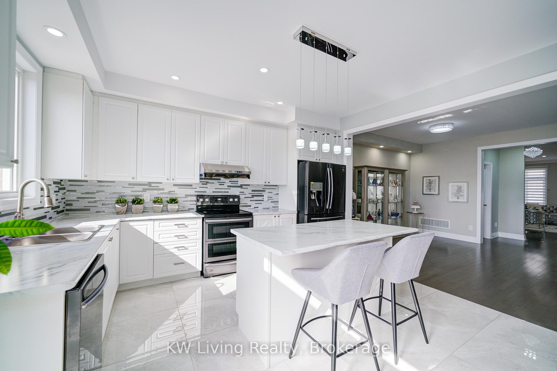 Photo 36 of 109 Ian Baron Avenue, Markham, Village Green-South Unionville — HOMEH