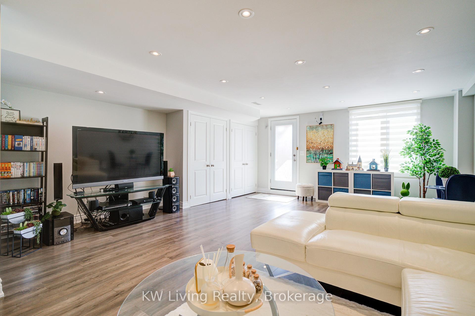 Photo 17 of 109 Ian Baron Avenue, Markham, Village Green-South Unionville — HOMEH
