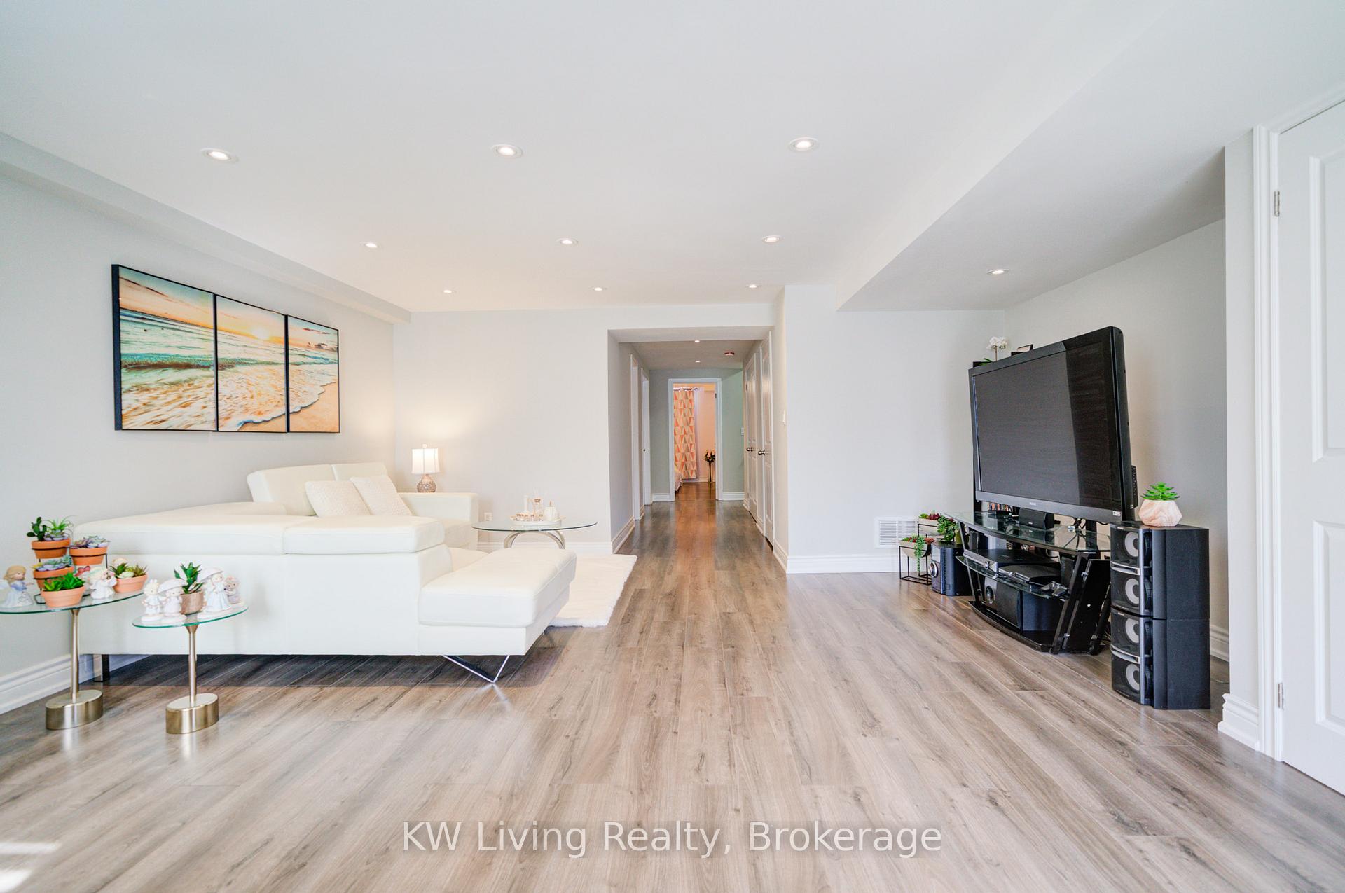 Photo 21 of 109 Ian Baron Avenue, Markham, Village Green-South Unionville — HOMEH