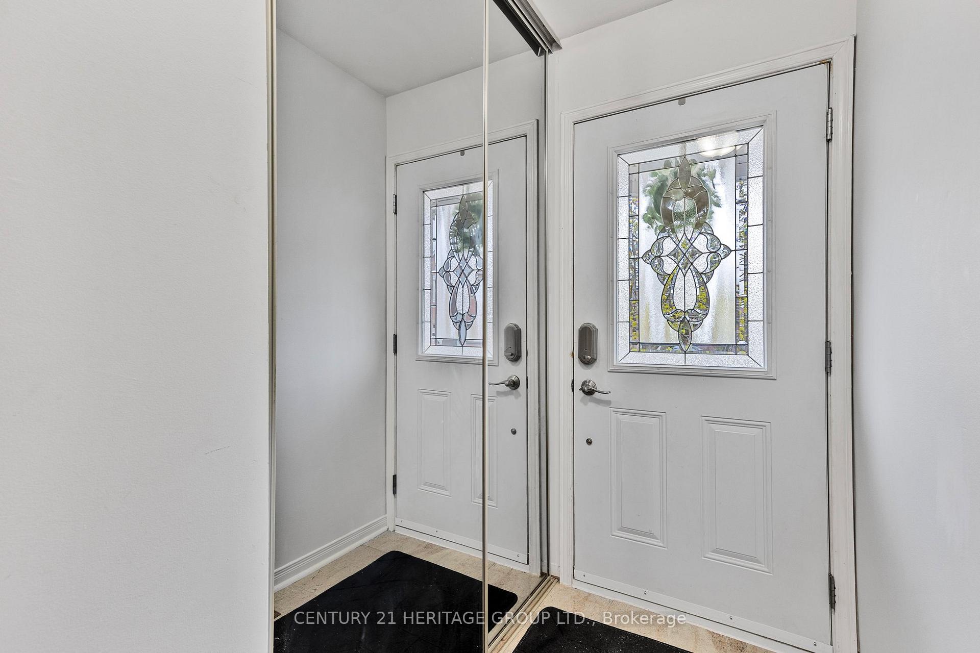 Photo 3 of 46 Covent Crescent, Aurora, Aurora Highlands — HOMEH