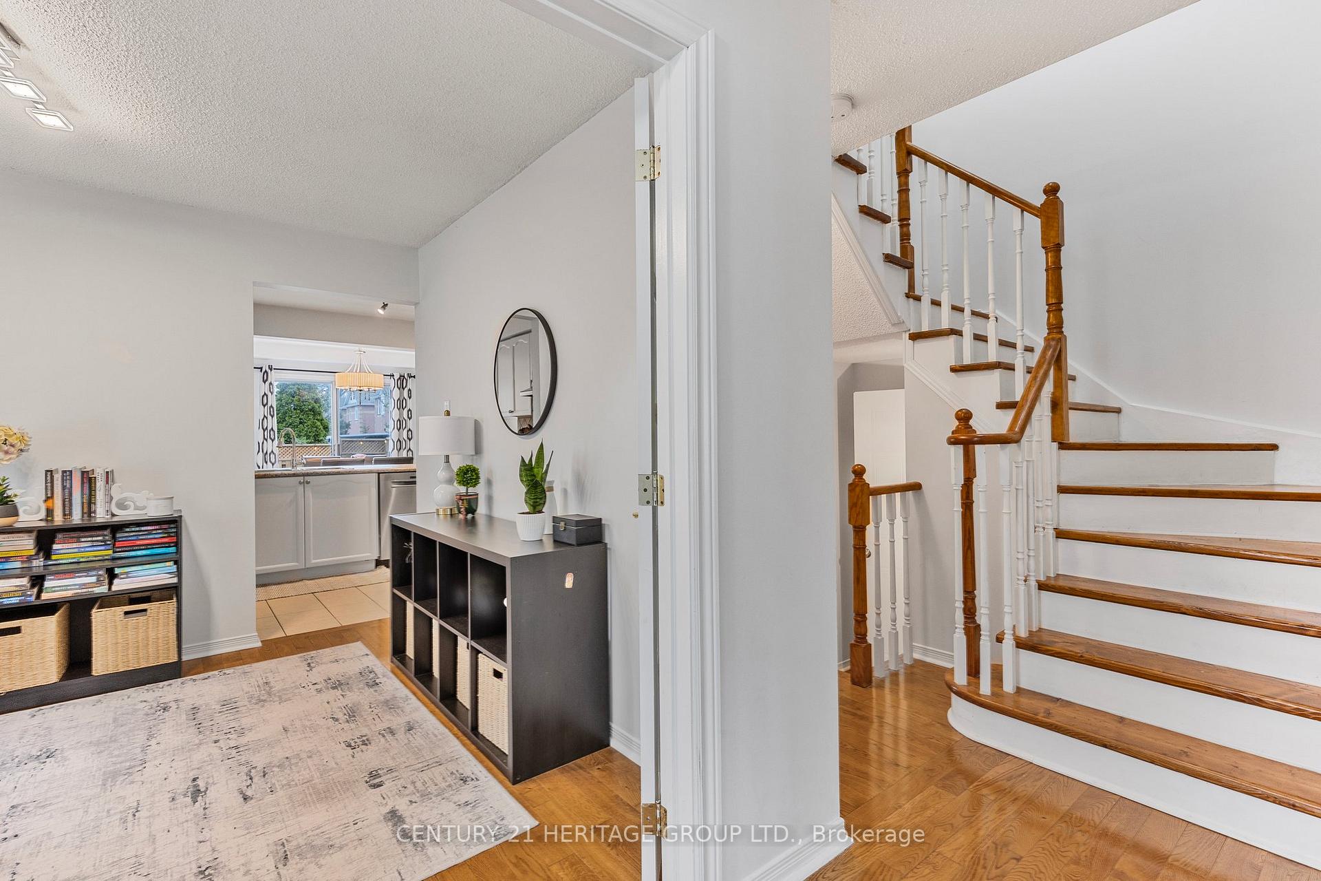 Photo 7 of 46 Covent Crescent, Aurora, Aurora Highlands — HOMEH