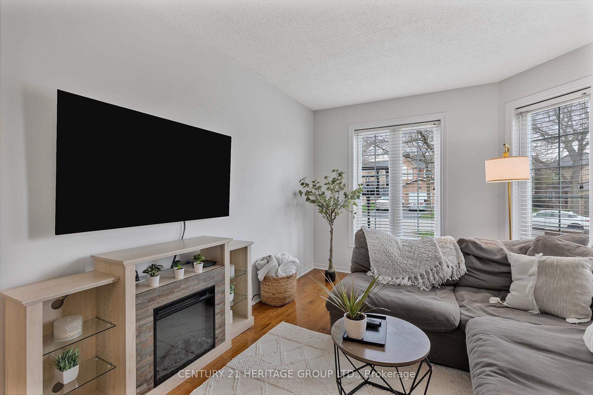 Photo 14 of 46 Covent Crescent, Aurora, Aurora Highlands — HOMEH