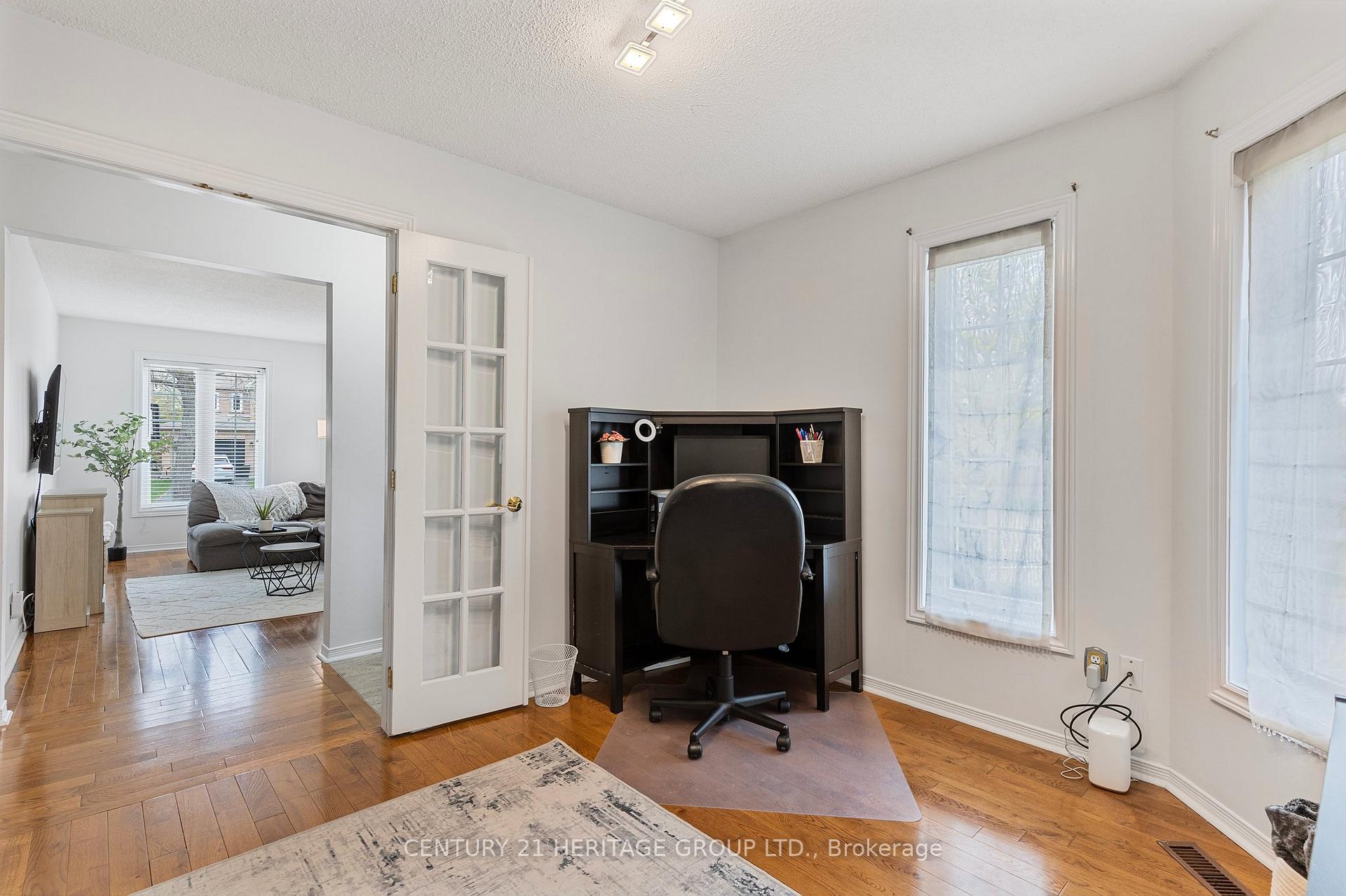 Photo 9 of 46 Covent Crescent, Aurora, Aurora Highlands — HOMEH