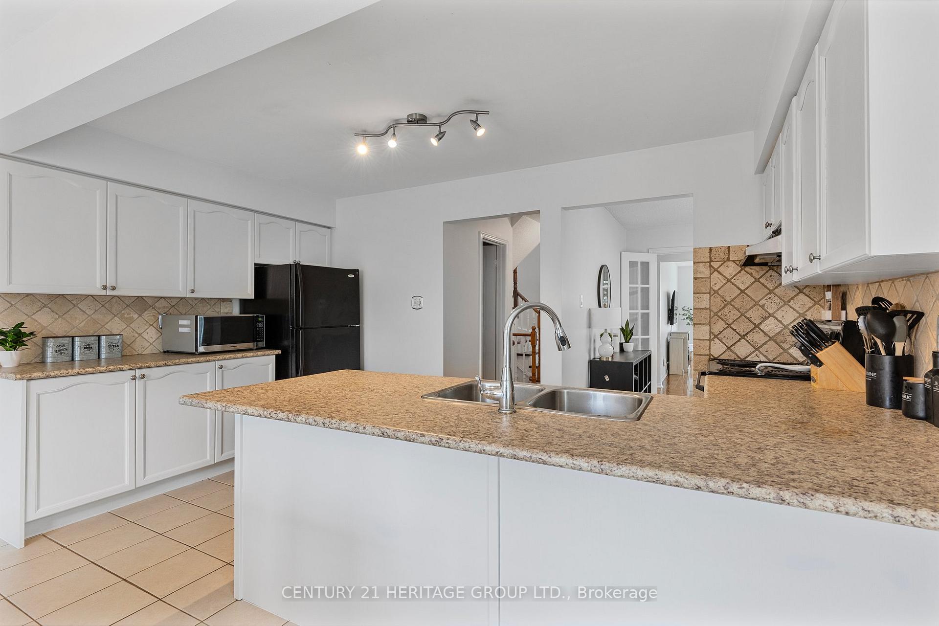 Photo 12 of 46 Covent Crescent, Aurora, Aurora Highlands — HOMEH