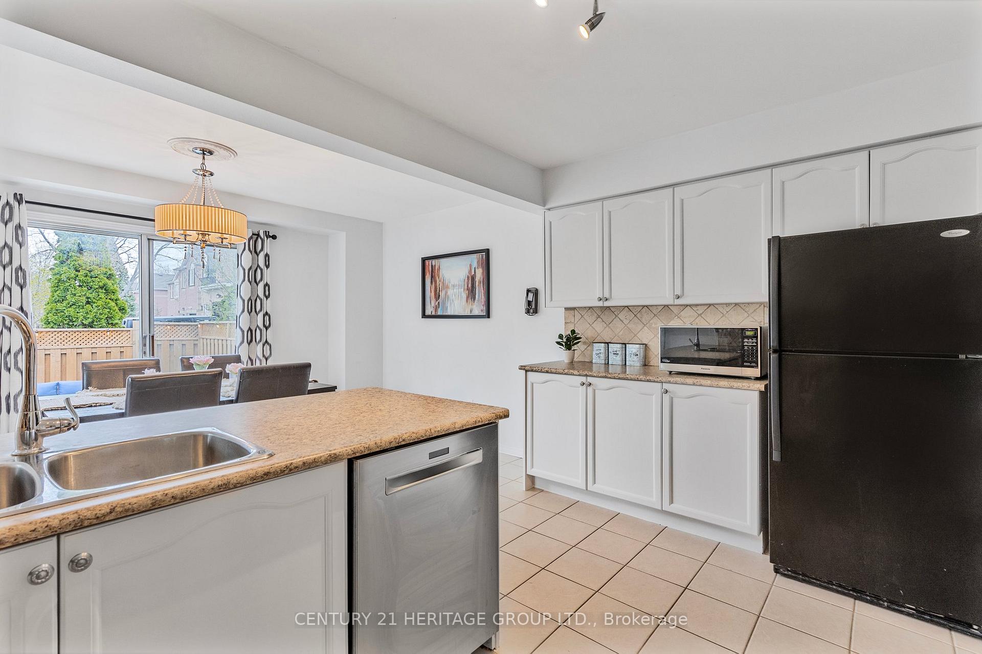 Photo 10 of 46 Covent Crescent, Aurora, Aurora Highlands — HOMEH