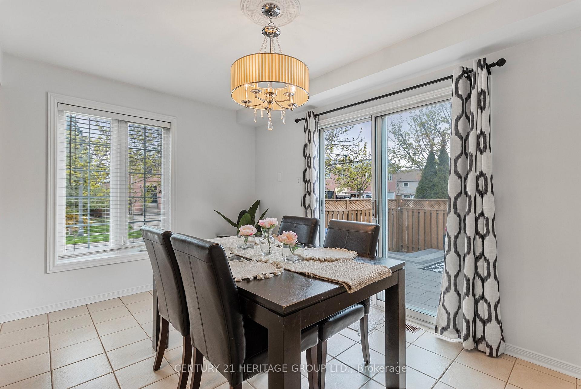 Photo 13 of 46 Covent Crescent, Aurora, Aurora Highlands — HOMEH