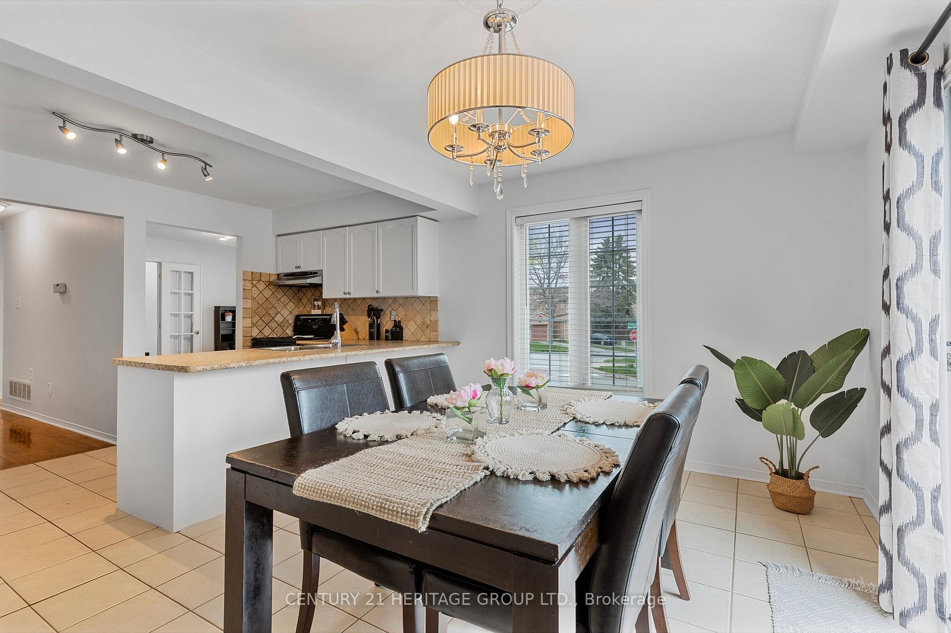 Photo 27 of 46 Covent Crescent, Aurora, Aurora Highlands — HOMEH