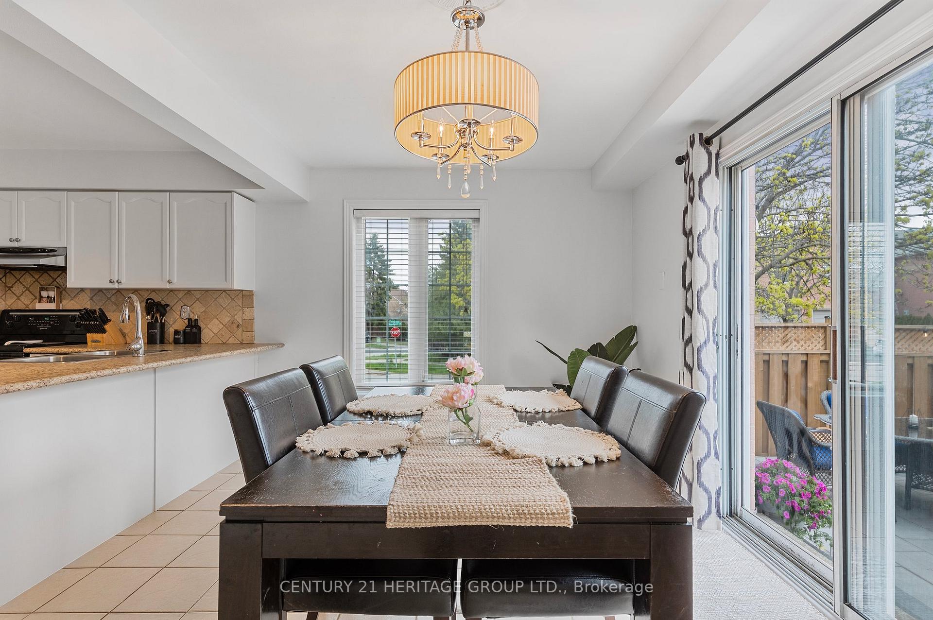 Photo 11 of 46 Covent Crescent, Aurora, Aurora Highlands — HOMEH