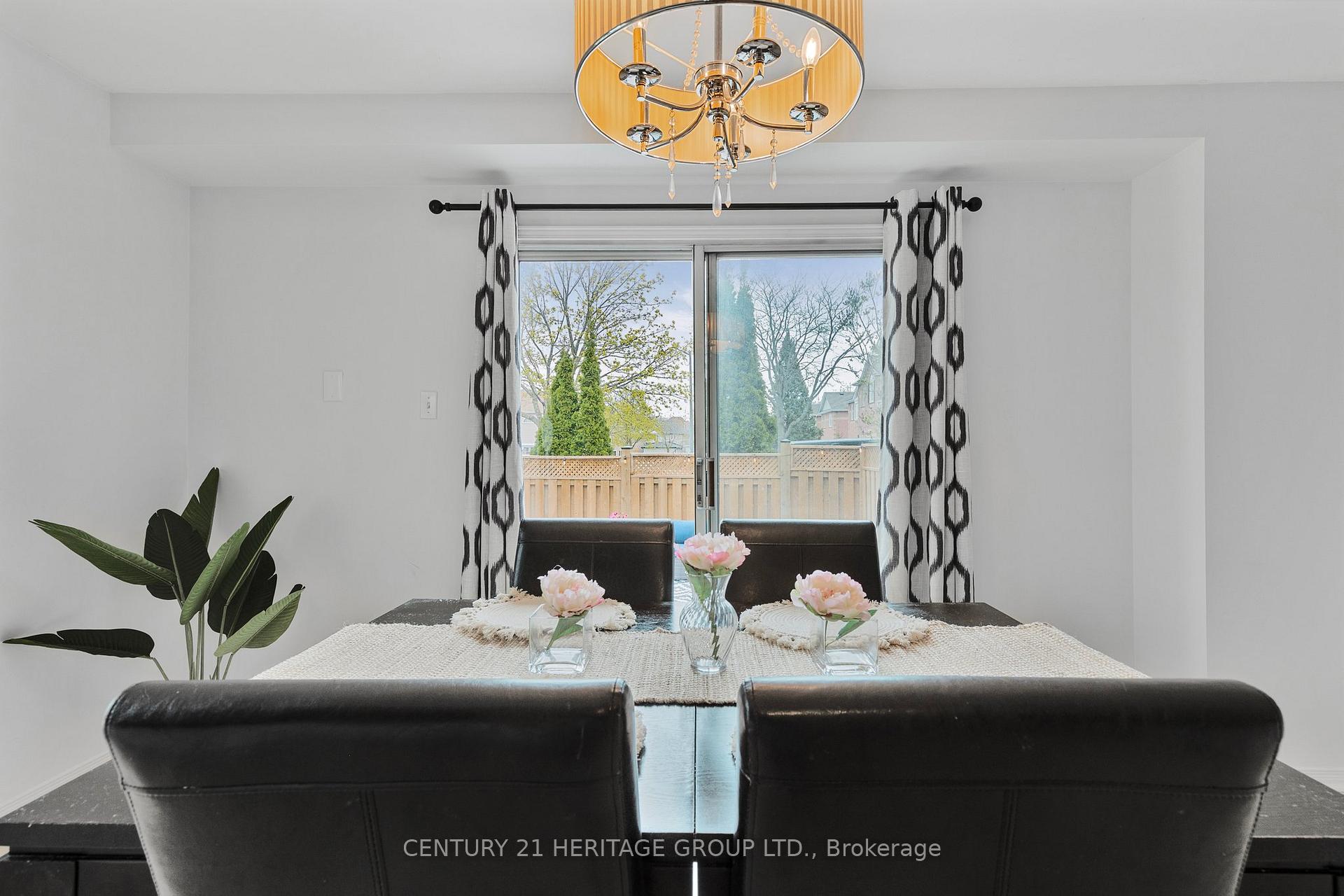 Photo 22 of 46 Covent Crescent, Aurora, Aurora Highlands — HOMEH
