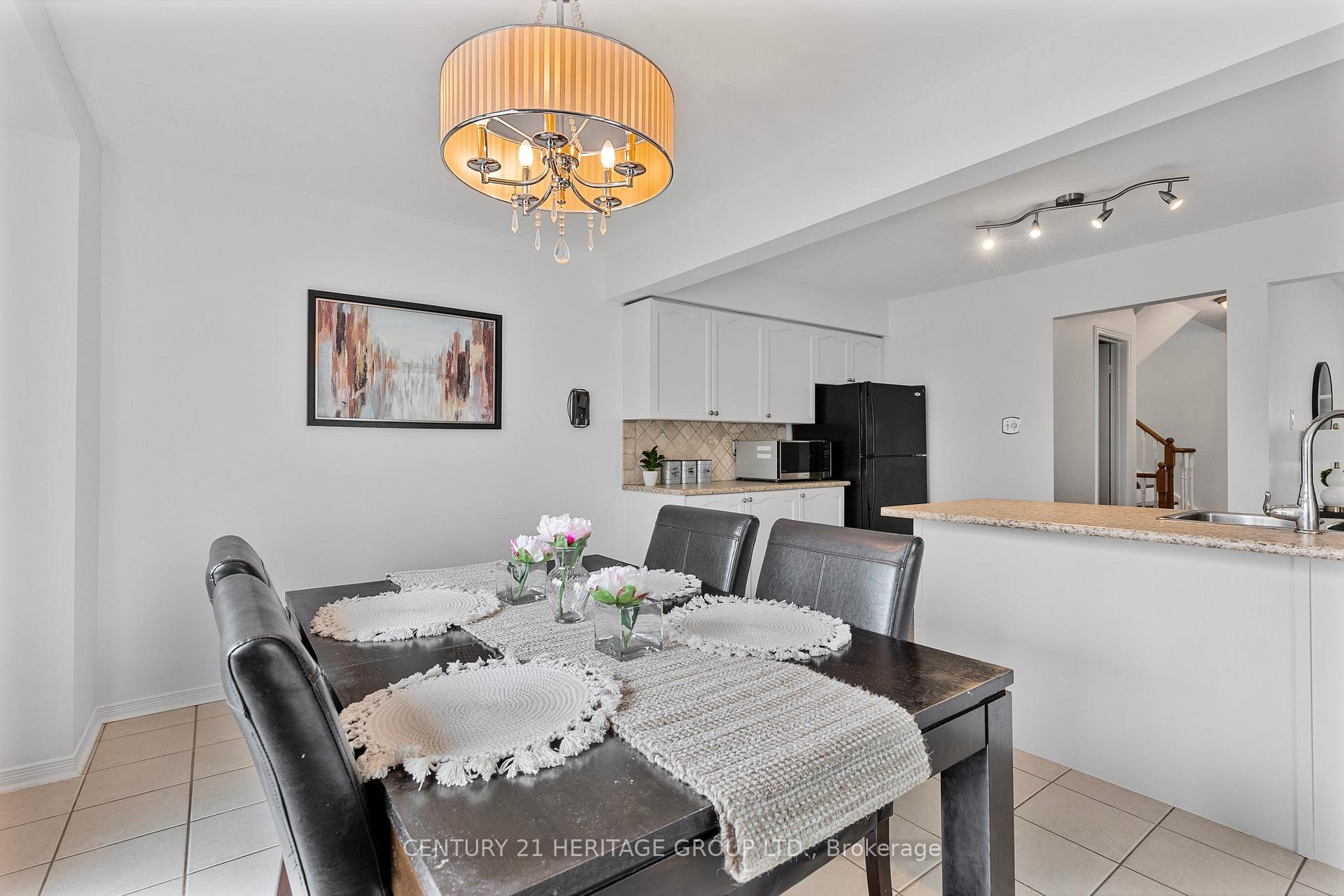 Photo 18 of 46 Covent Crescent, Aurora, Aurora Highlands — HOMEH
