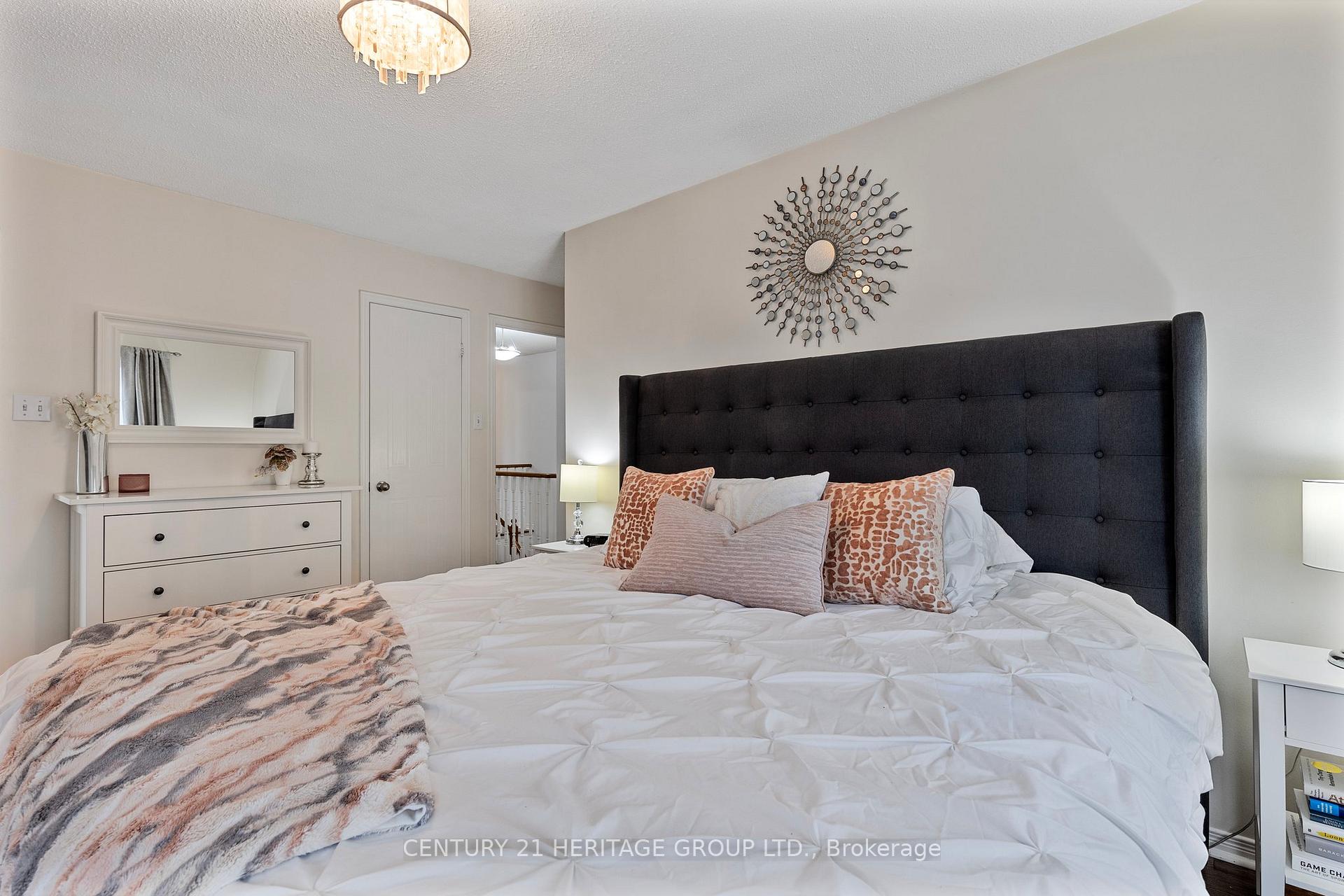 Photo 20 of 46 Covent Crescent, Aurora, Aurora Highlands — HOMEH