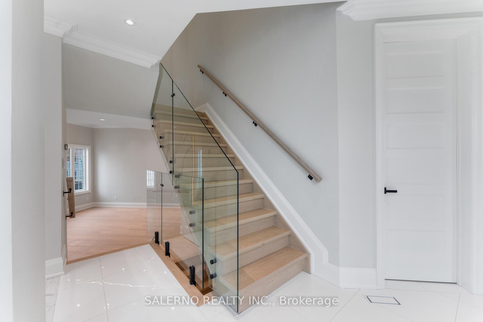 Photo 14 of 64 Dolce Crescent, Vaughan, Vellore Village — HOMEH