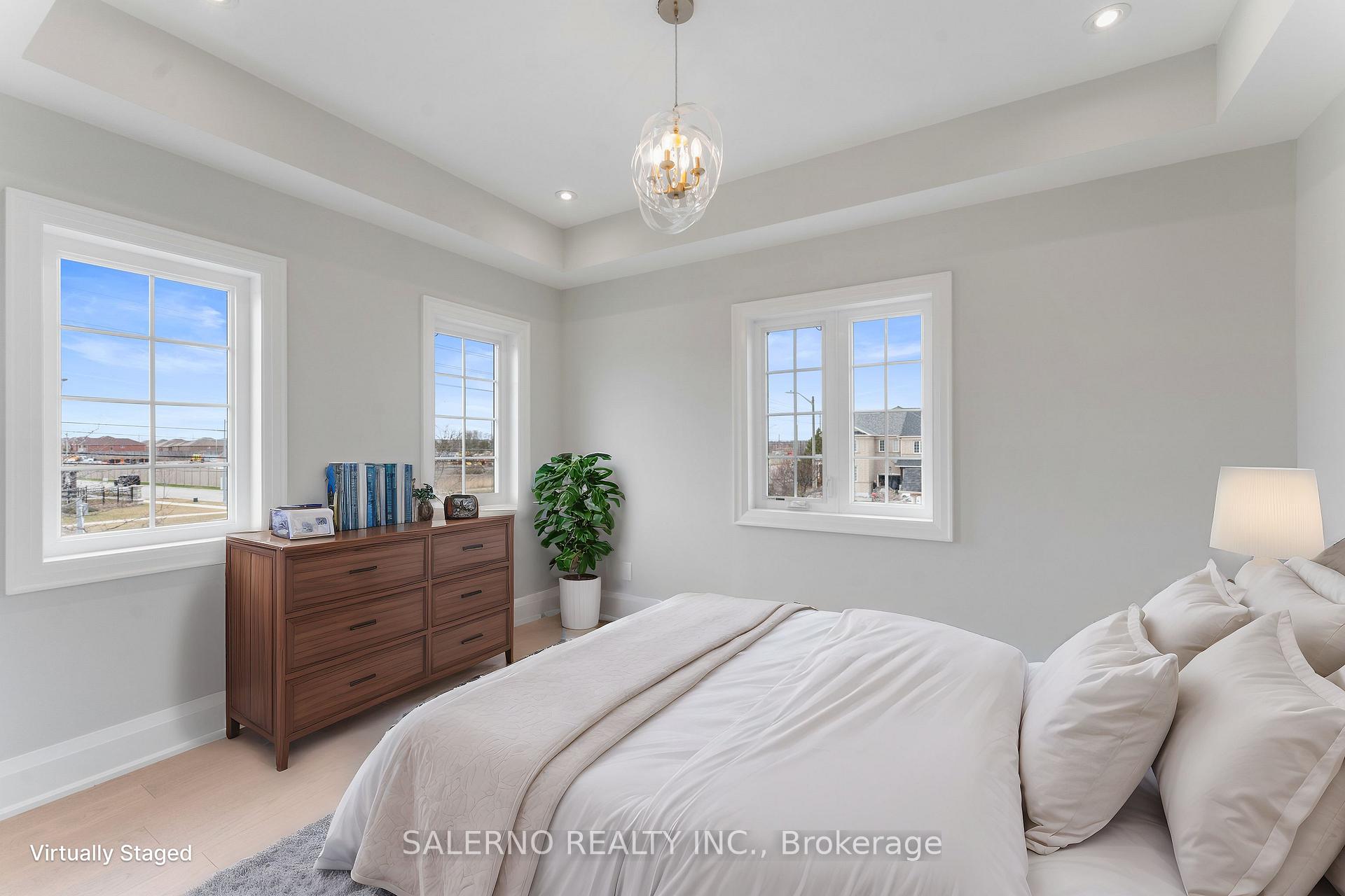 Photo 33 of 64 Dolce Crescent, Vaughan, Vellore Village — HOMEH