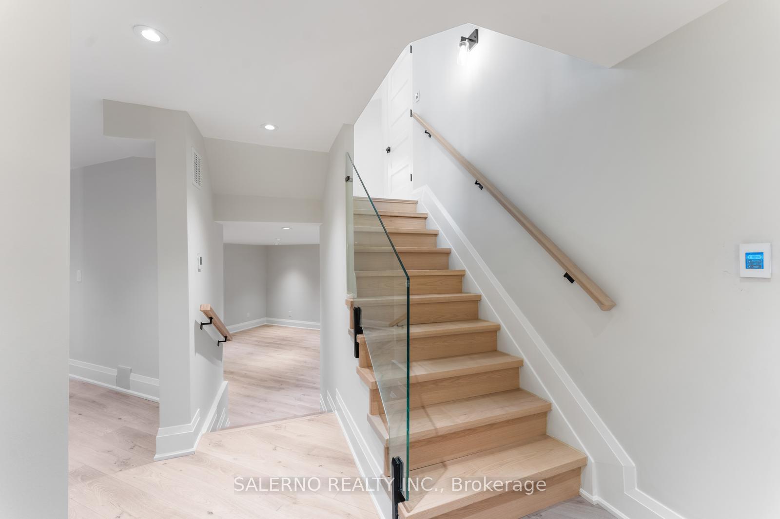 Photo 25 of 64 Dolce Crescent, Vaughan, Vellore Village — HOMEH