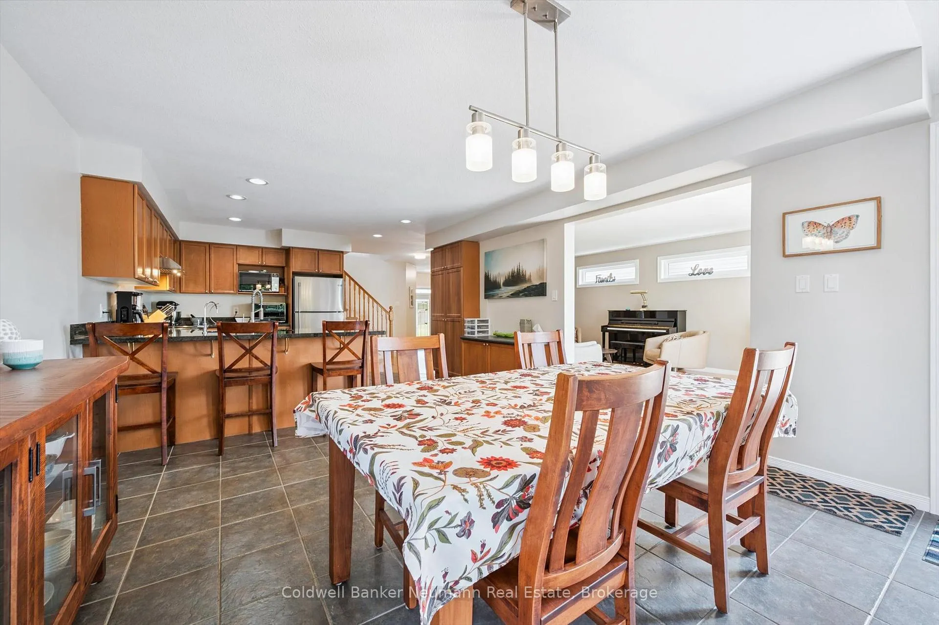 Photo 19 of 147 Milson Crescent, Guelph, Kortright Hills — HOMEH