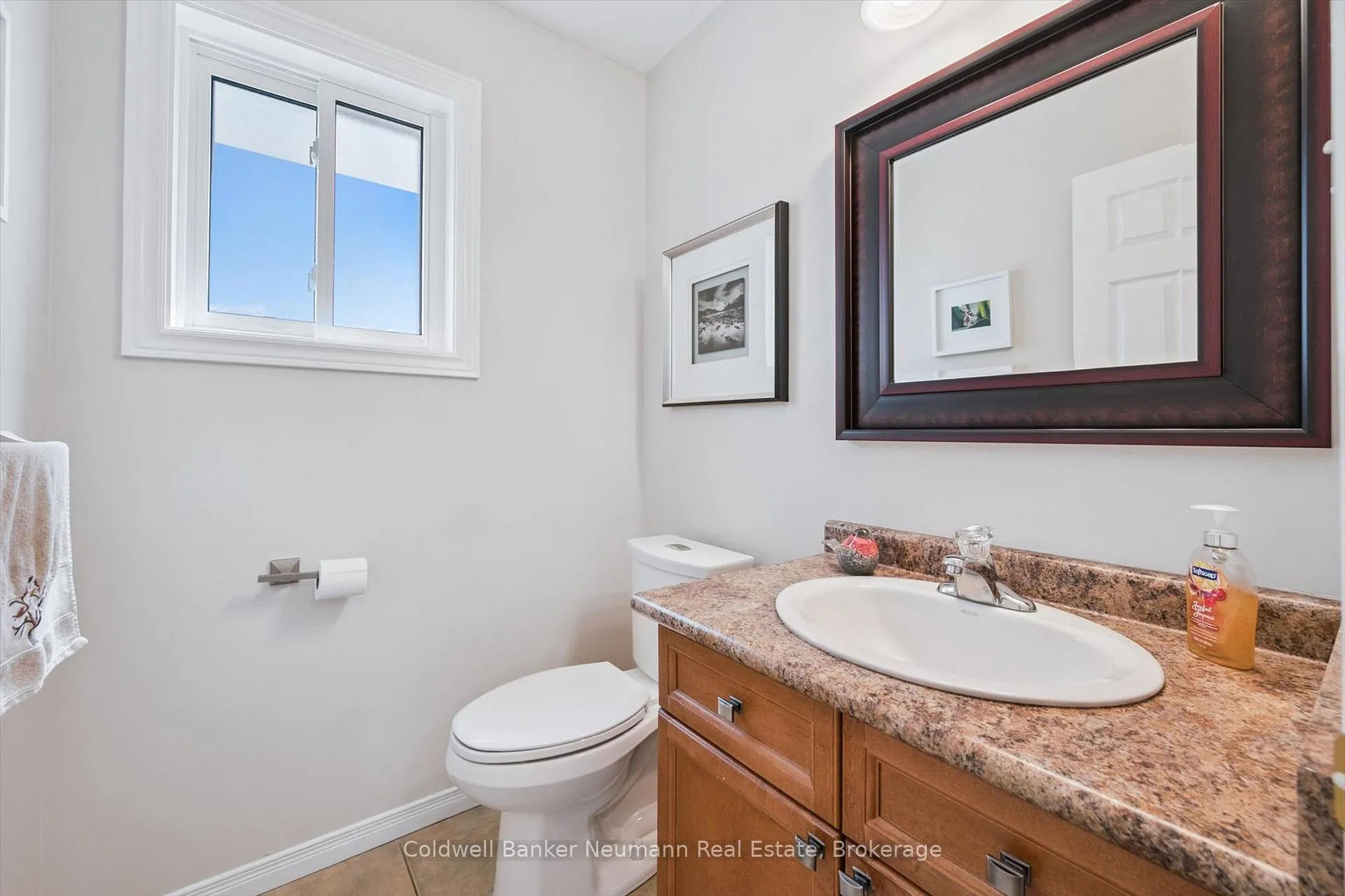 Photo 20 of 147 Milson Crescent, Guelph, Kortright Hills — HOMEH