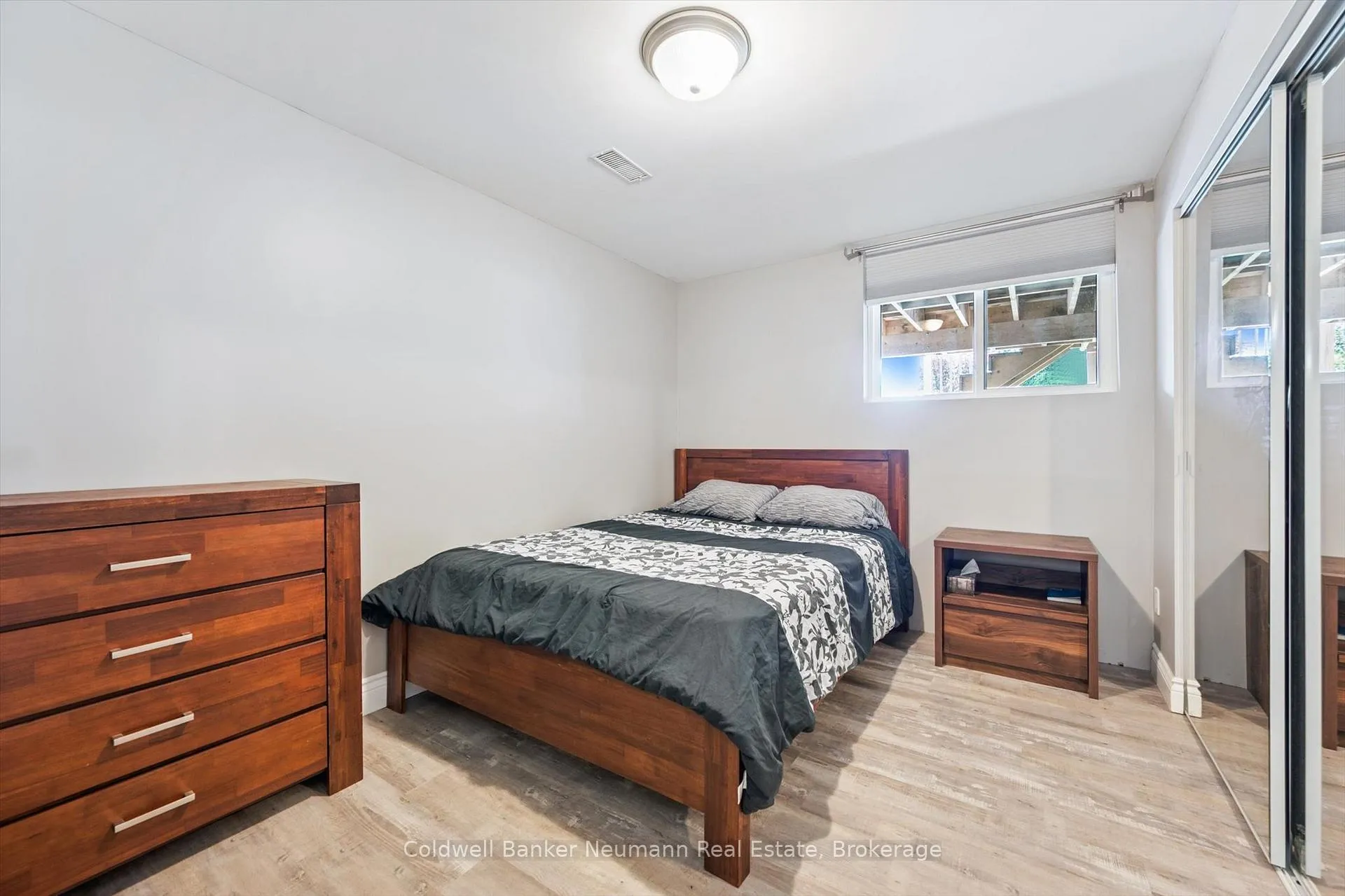 Photo 34 of 147 Milson Crescent, Guelph, Kortright Hills — HOMEH