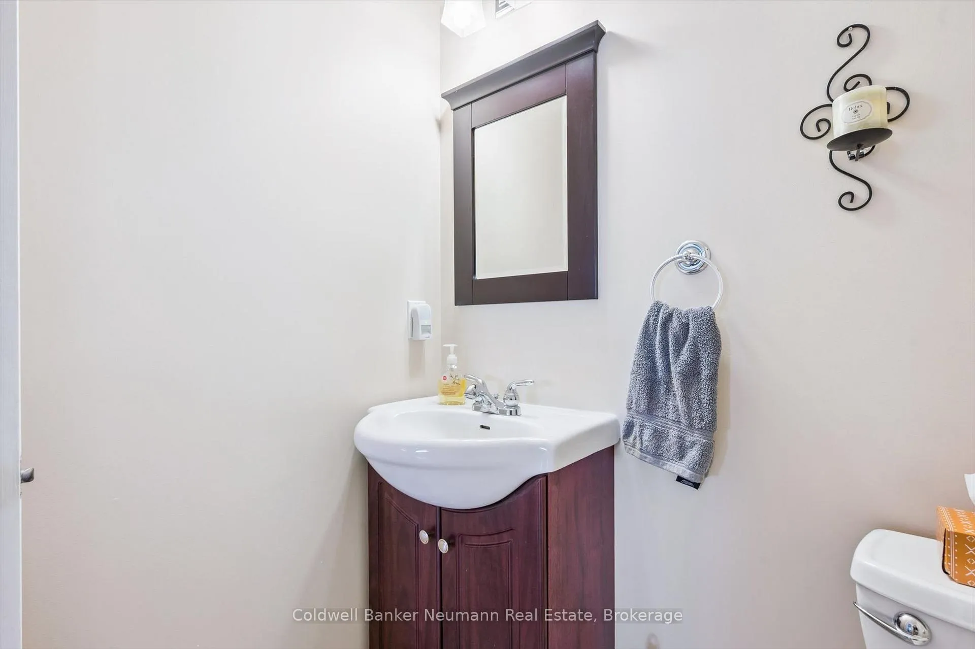 Photo 35 of 147 Milson Crescent, Guelph, Kortright Hills — HOMEH