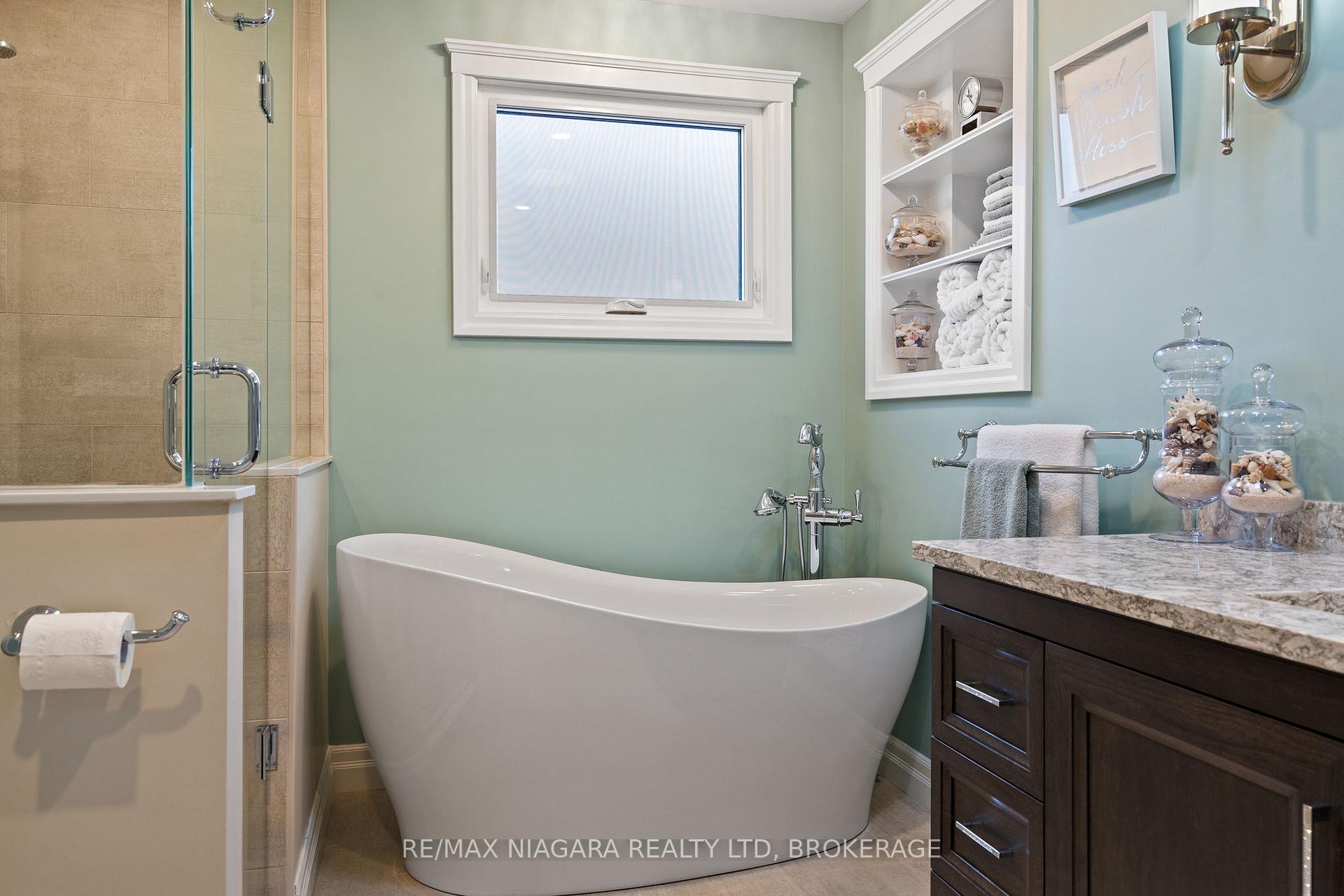Photo 12 of 107 Westland Street, St. Catharines, Rykert/Vansickle — HOMEH