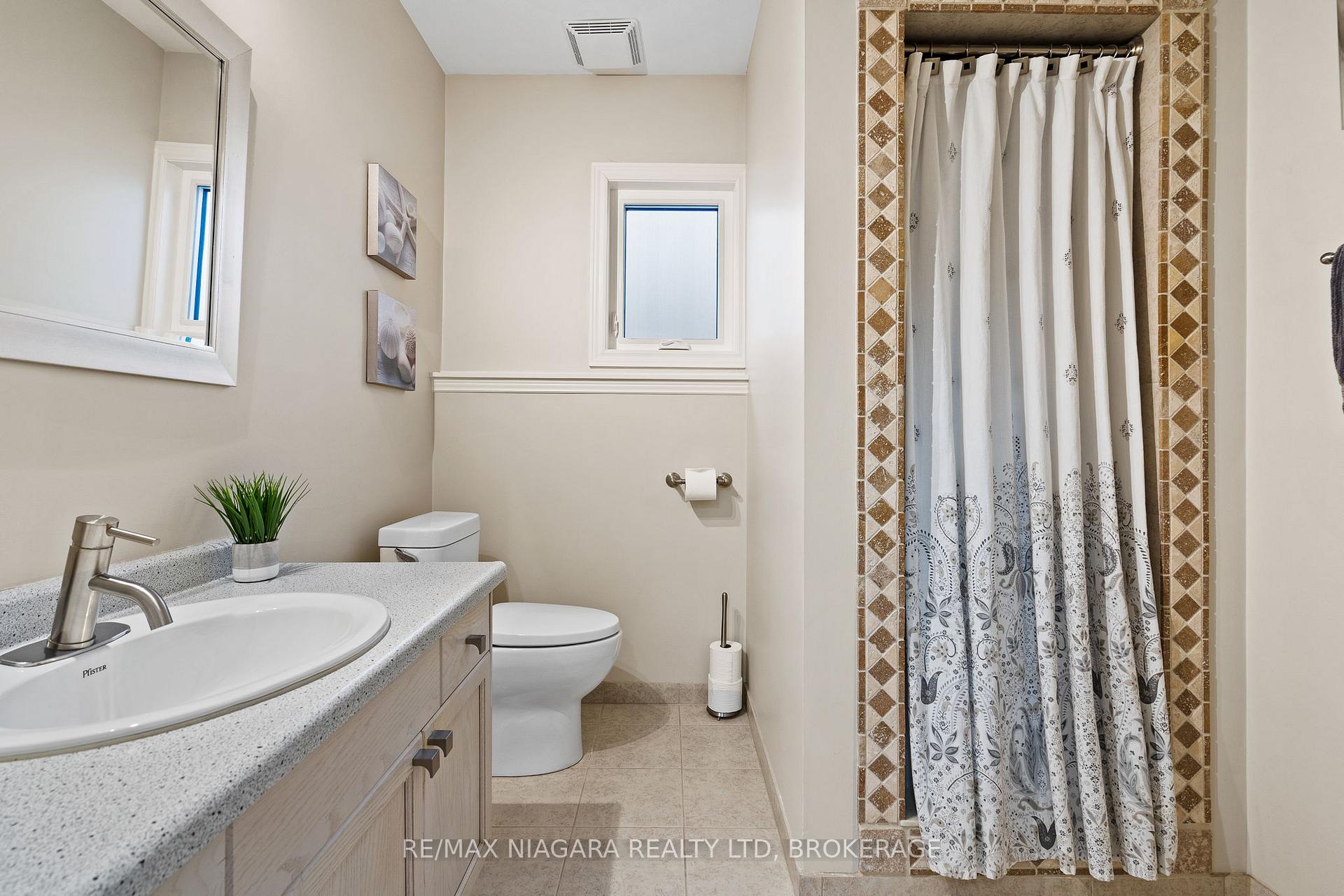 Photo 18 of 107 Westland Street, St. Catharines, Rykert/Vansickle — HOMEH