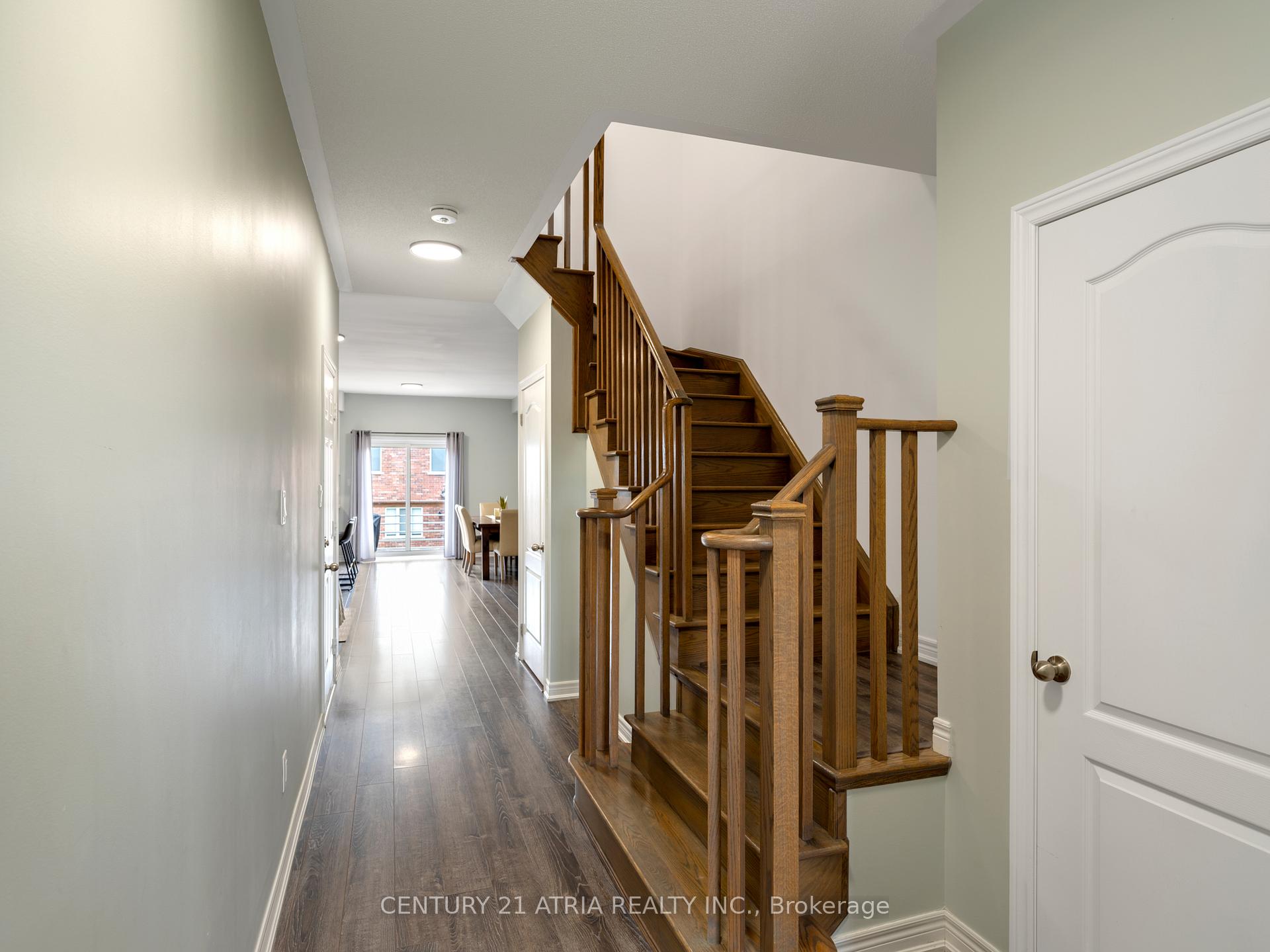 Photo 2 of 1109 Stantin Street, Innisfil, Lefroy — HOMEH