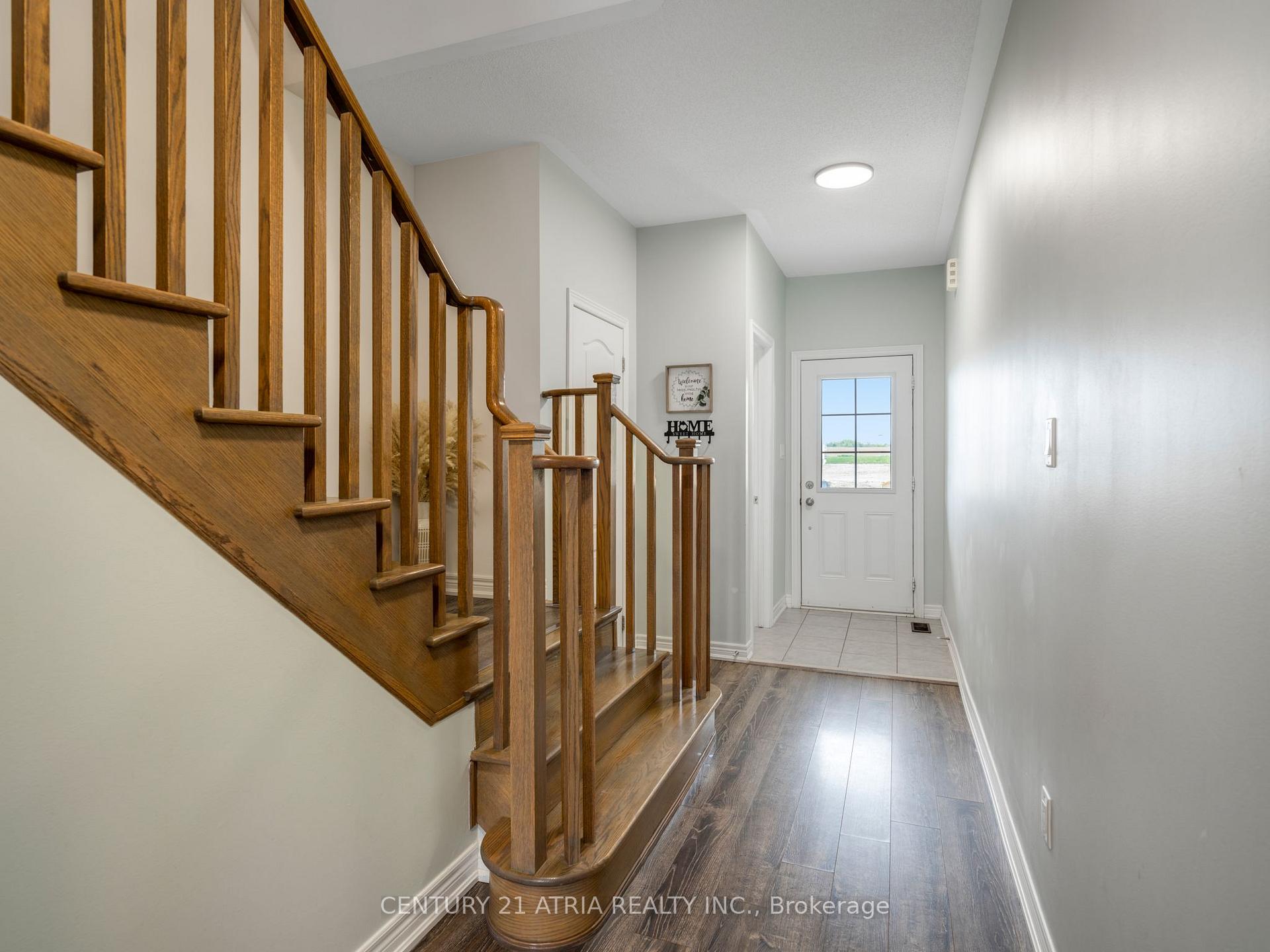 Photo 9 of 1109 Stantin Street, Innisfil, Lefroy — HOMEH
