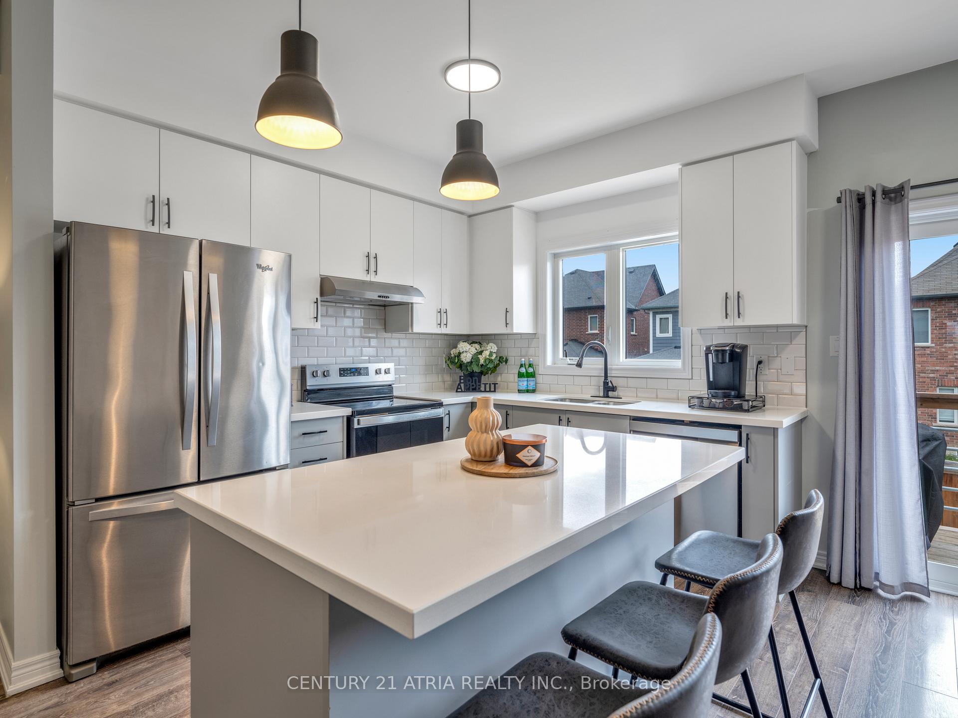Photo 7 of 1109 Stantin Street, Innisfil, Lefroy — HOMEH
