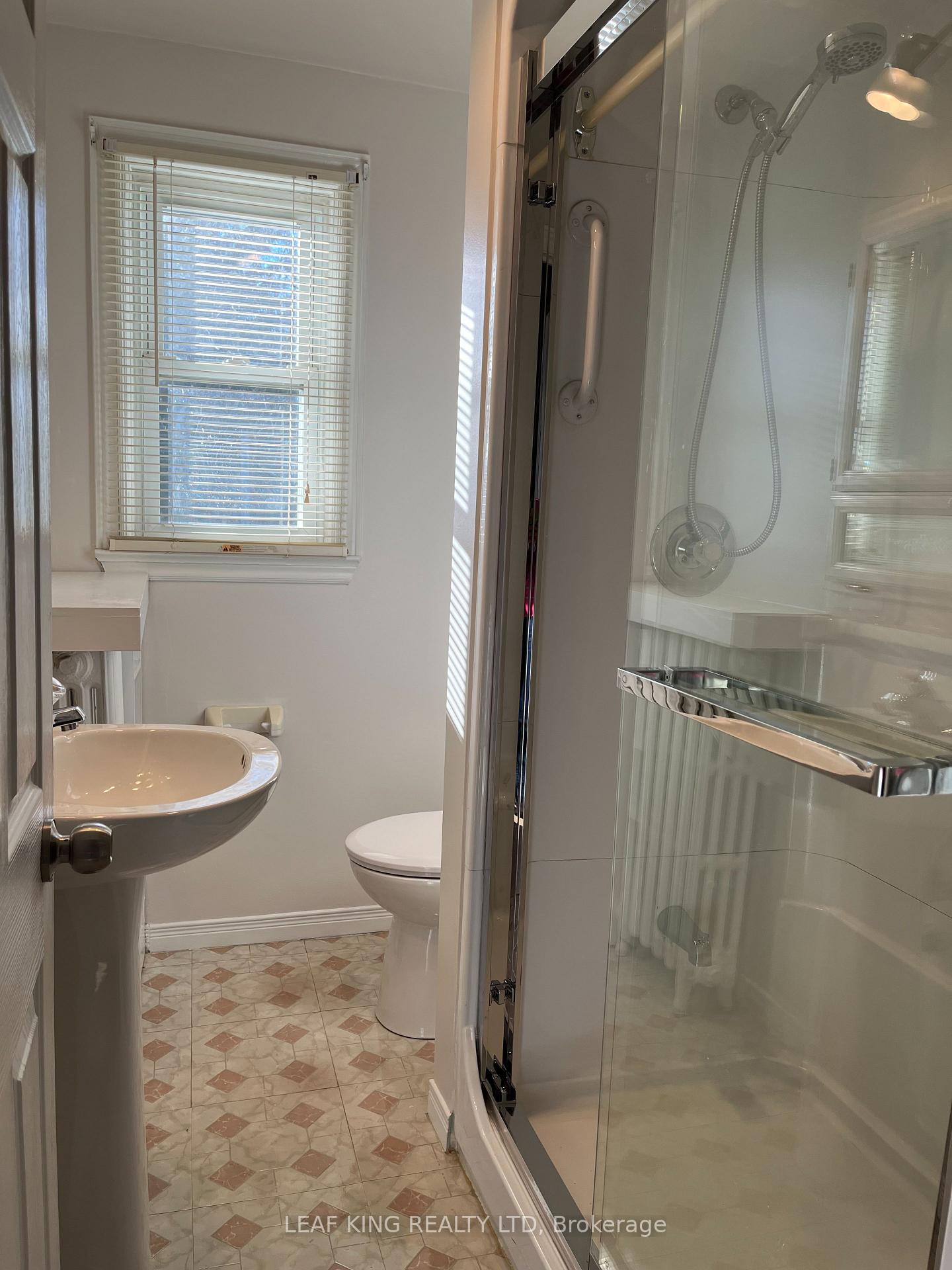 Photo 10 of Unit Main & Up, 186 Woodmount Avenue, Toronto, Danforth Village-East York — HOMEH