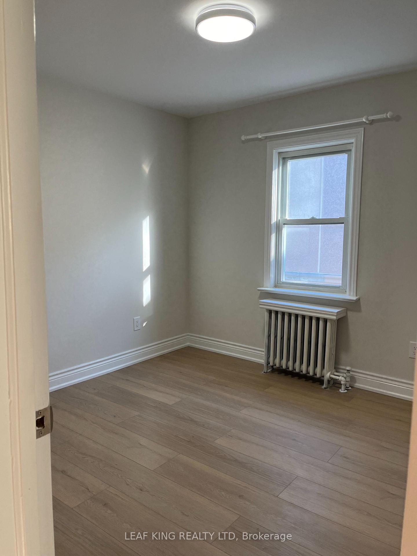 Photo 11 of Unit Main & Up, 186 Woodmount Avenue, Toronto, Danforth Village-East York — HOMEH