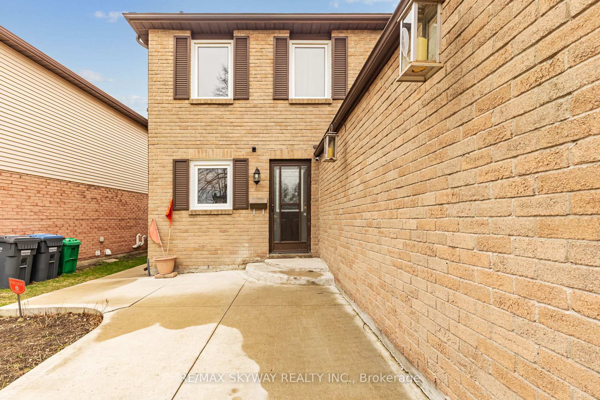 Photo 2 of 82 Festoon Place, Brampton, Southgate — HOMEH