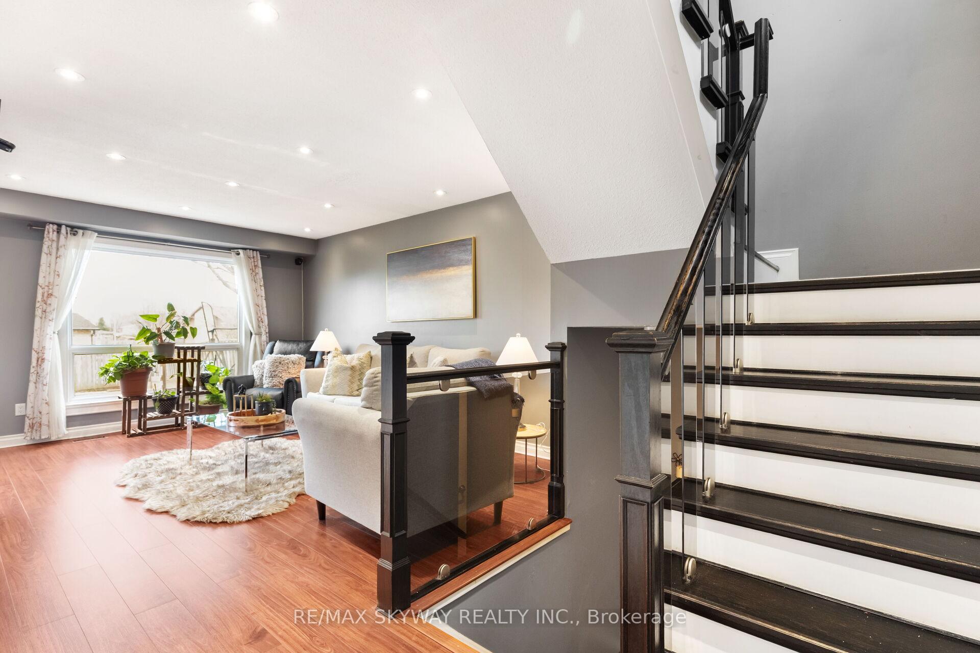 Photo 24 of 82 Festoon Place, Brampton, Southgate — HOMEH