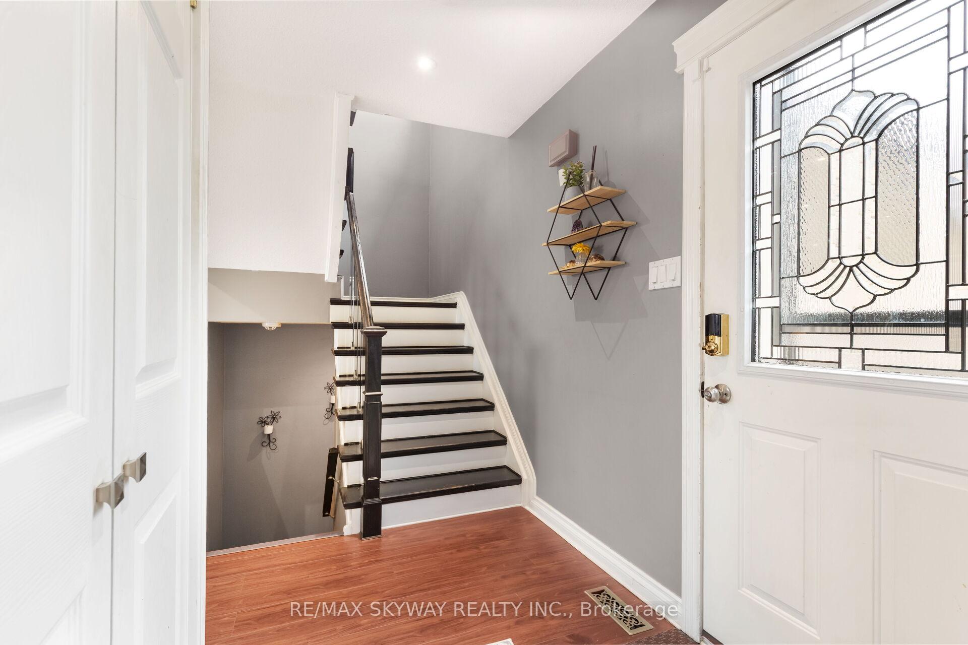 Photo 4 of 82 Festoon Place, Brampton, Southgate — HOMEH