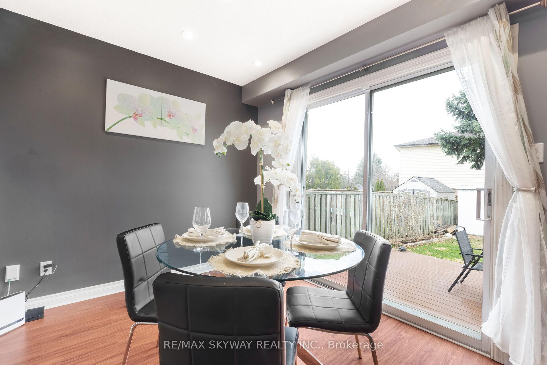 Photo 6 of 82 Festoon Place, Brampton, Southgate — HOMEH