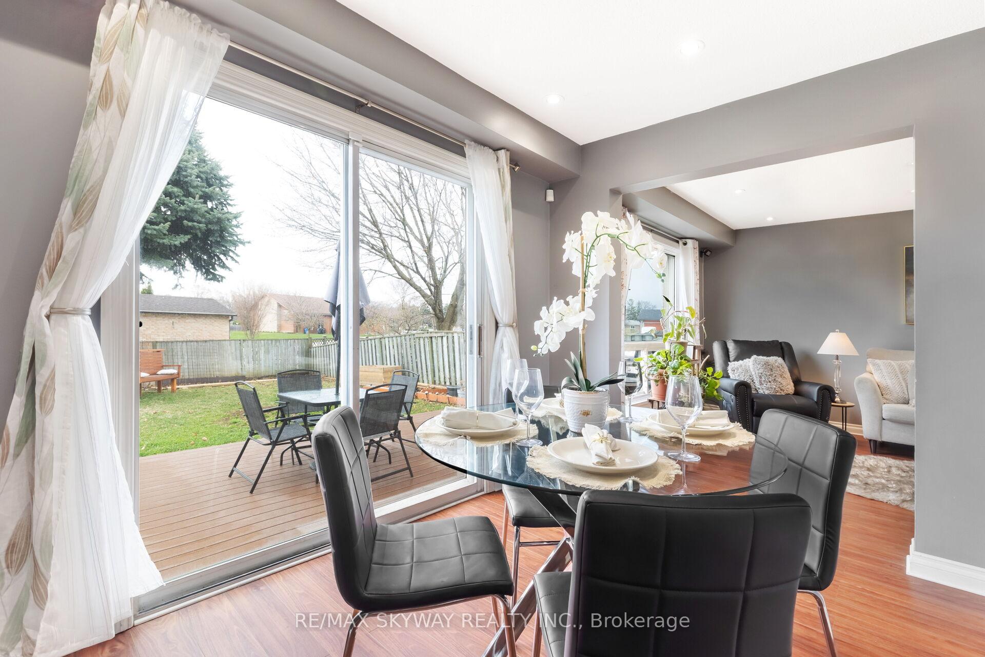 Photo 9 of 82 Festoon Place, Brampton, Southgate — HOMEH
