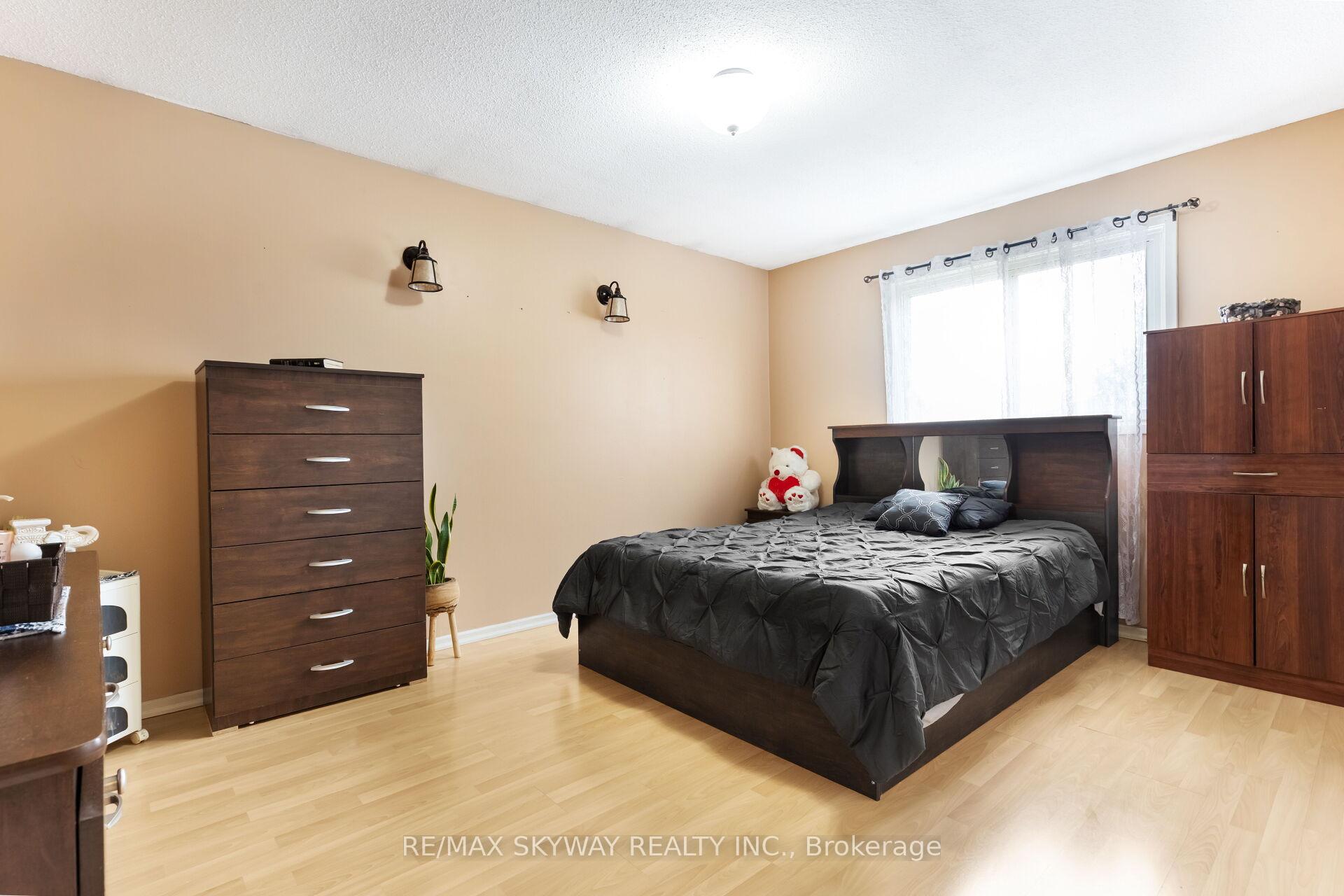 Photo 13 of 82 Festoon Place, Brampton, Southgate — HOMEH